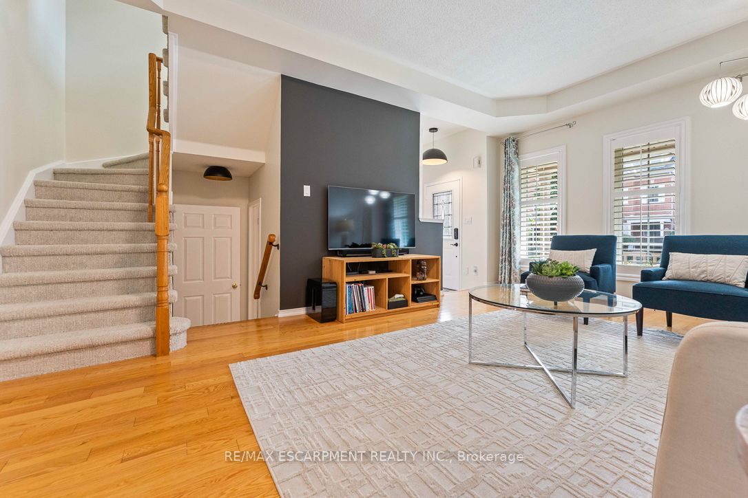 253 Gatwick Drive Property Photo 7