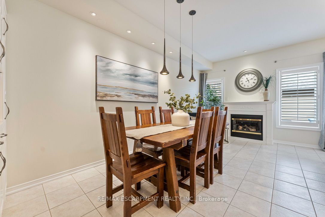 253 Gatwick Drive Property Photo 8