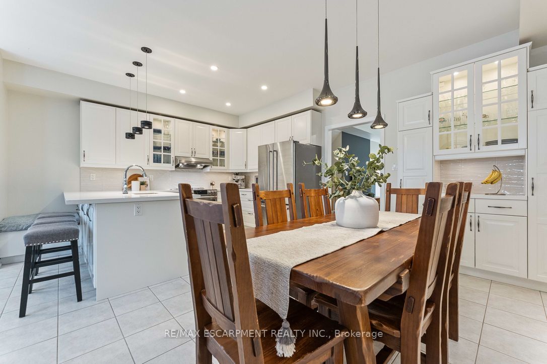 253 Gatwick Drive Property Photo 11