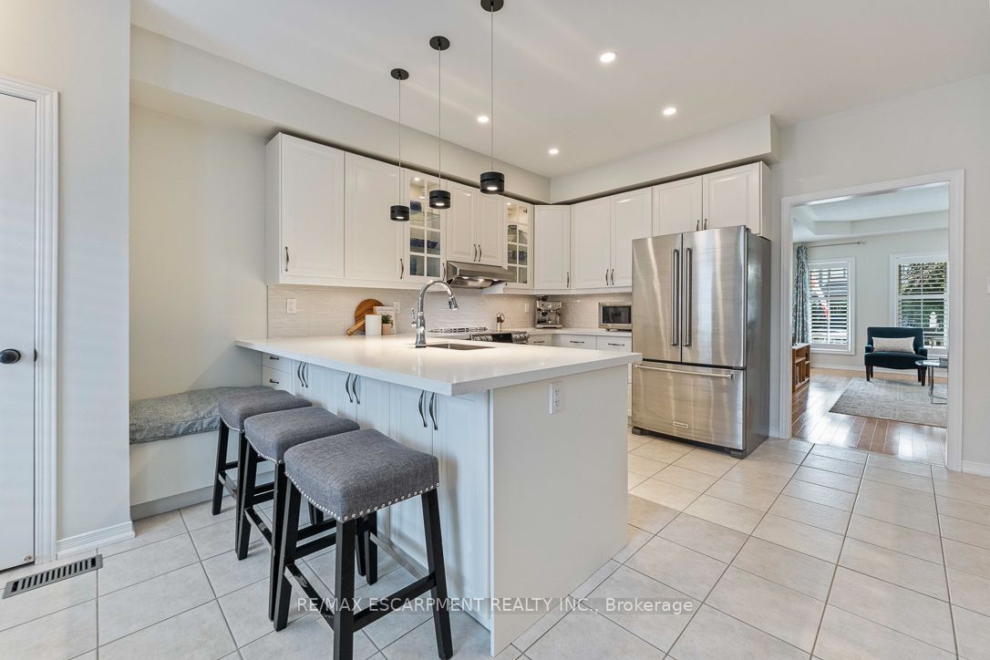 253 Gatwick Drive Property Photo 12