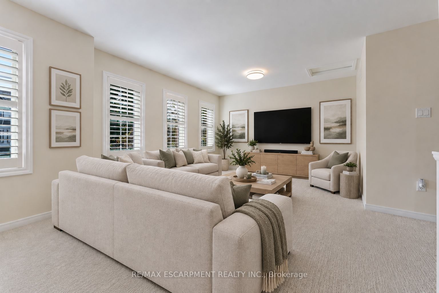 253 Gatwick Drive Property Photo 17