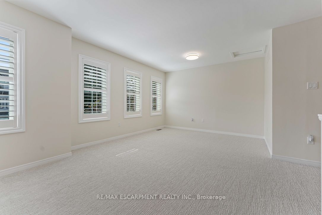 253 Gatwick Drive Property Photo 19
