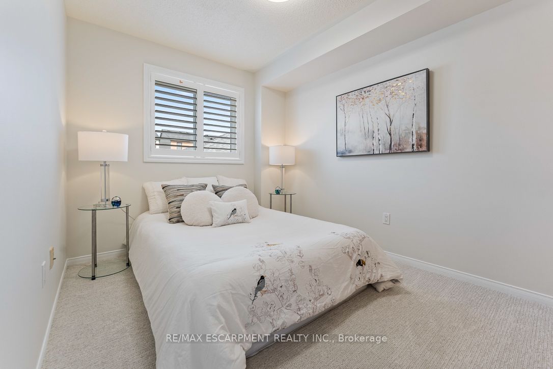 253 Gatwick Drive Property Photo 21