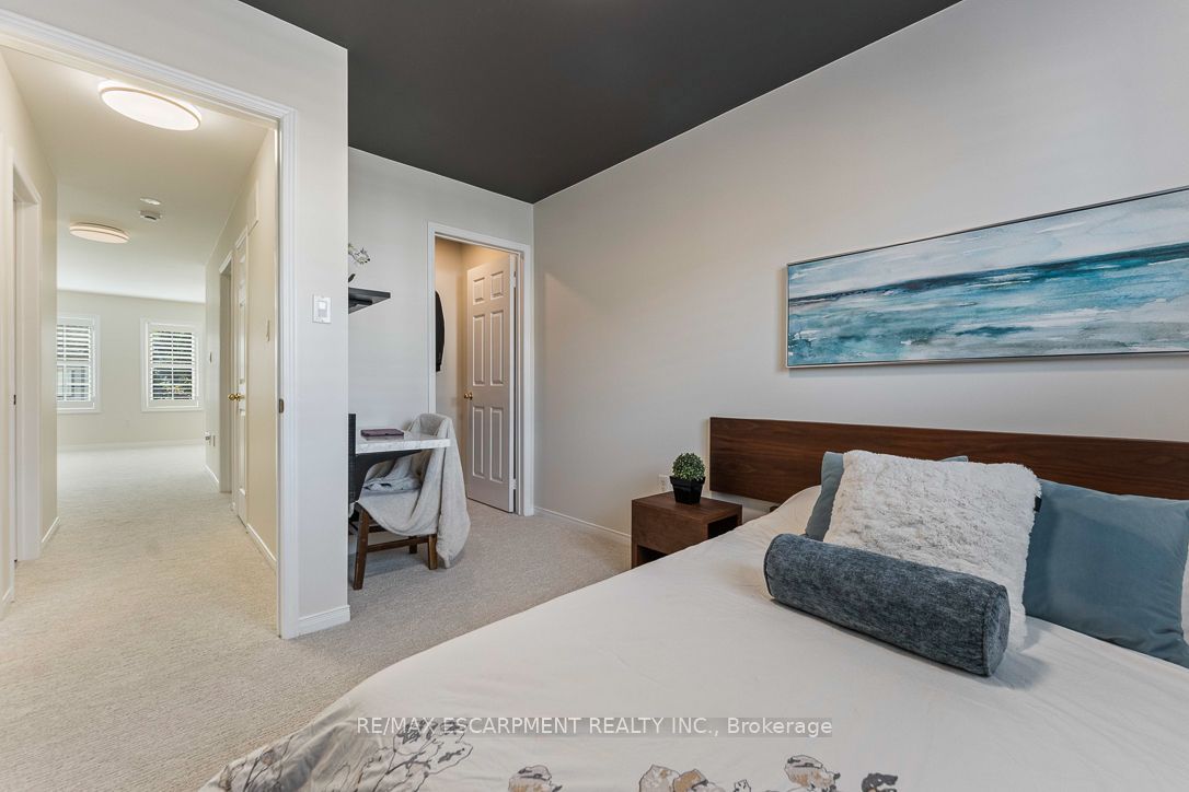 253 Gatwick Drive Property Photo 24