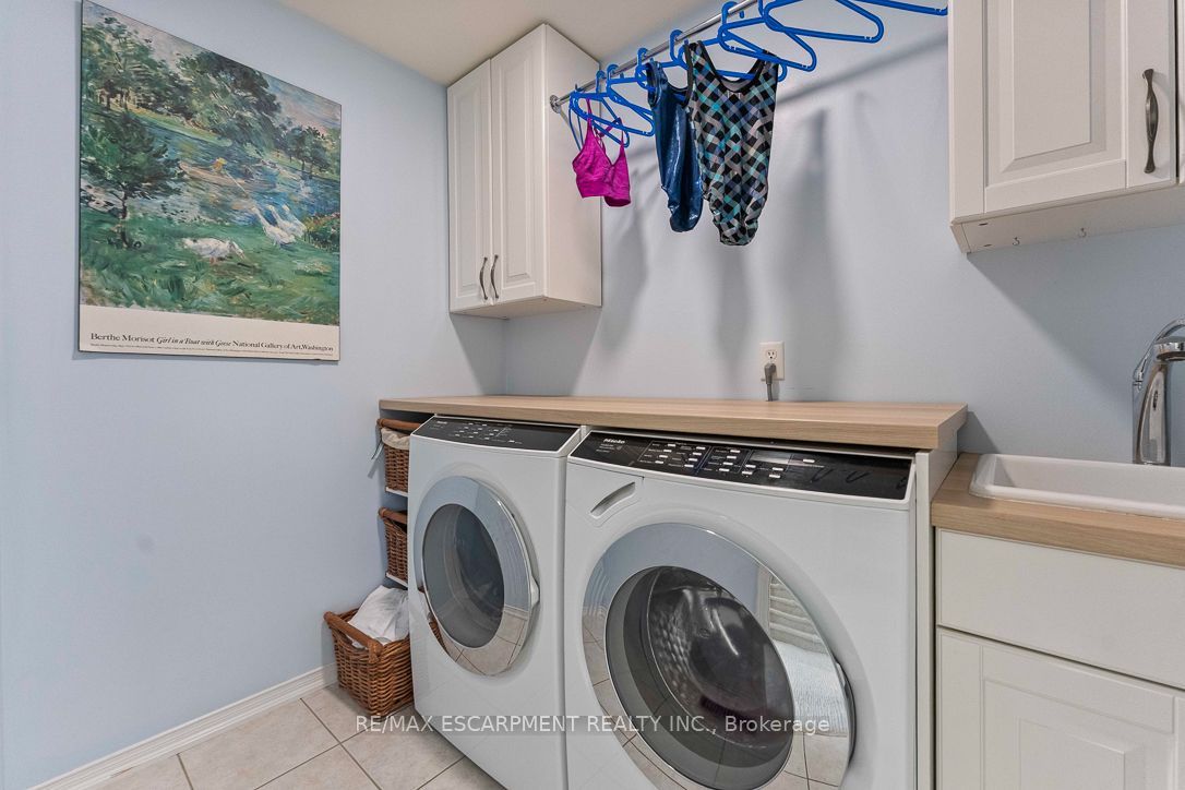 253 Gatwick Drive Property Photo 26