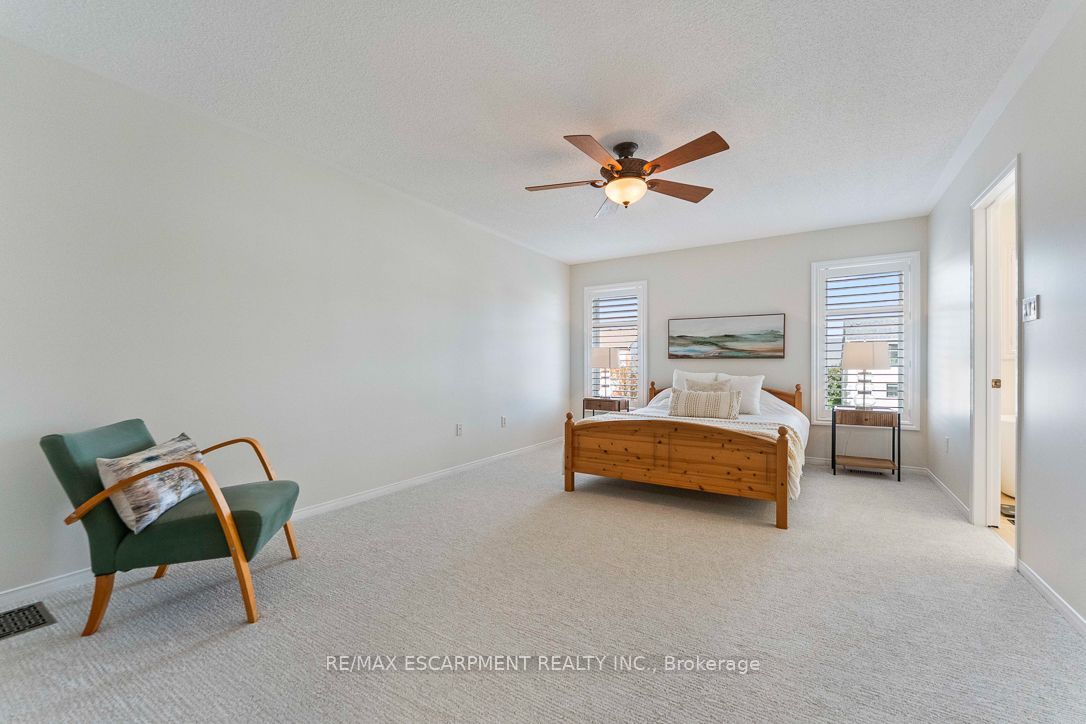 253 Gatwick Drive Property Photo 27