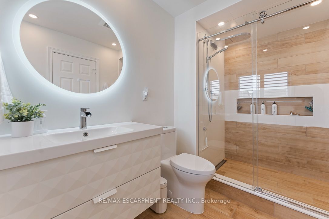 253 Gatwick Drive Property Photo 29