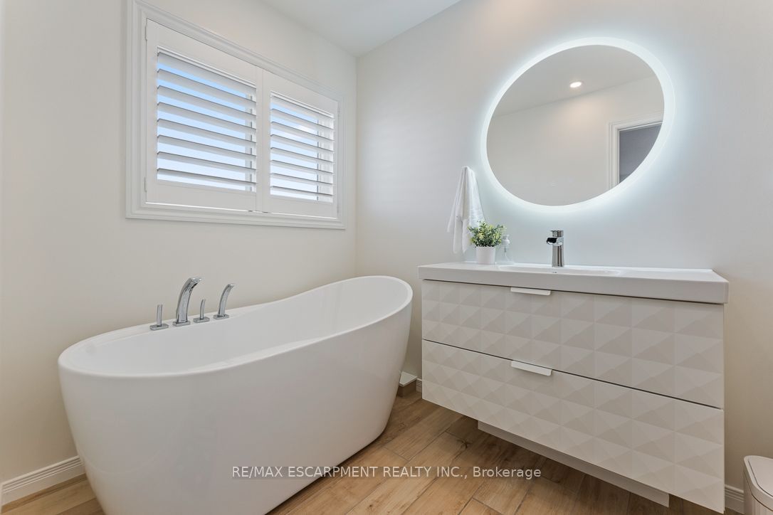 253 Gatwick Drive Property Photo 30