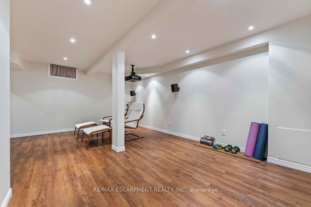 253 Gatwick Drive Property Photo 36