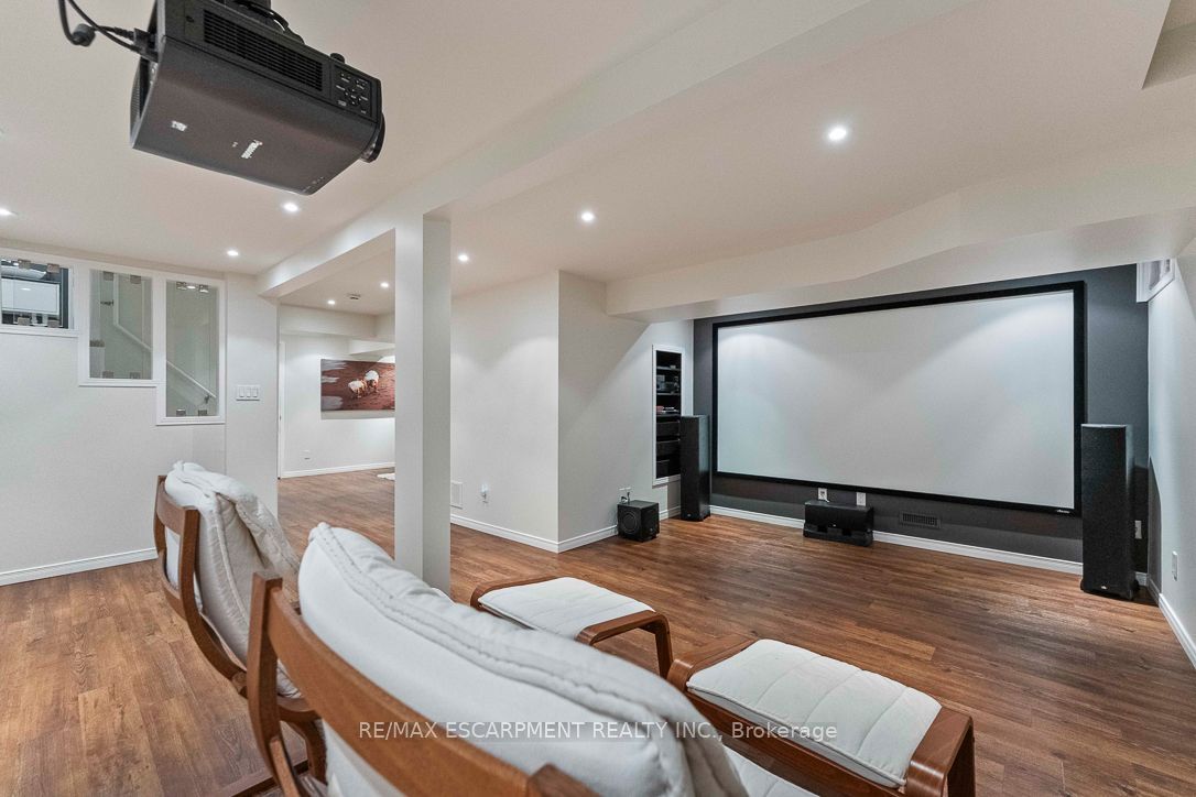 253 Gatwick Drive Property Photo 37