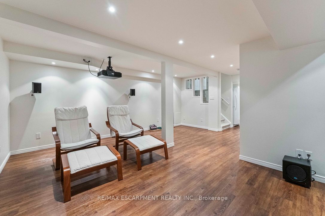 253 Gatwick Drive Property Photo 38