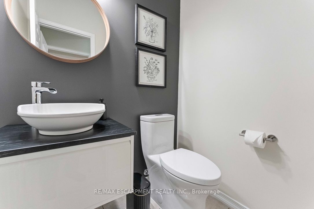 253 Gatwick Drive Property Photo 39