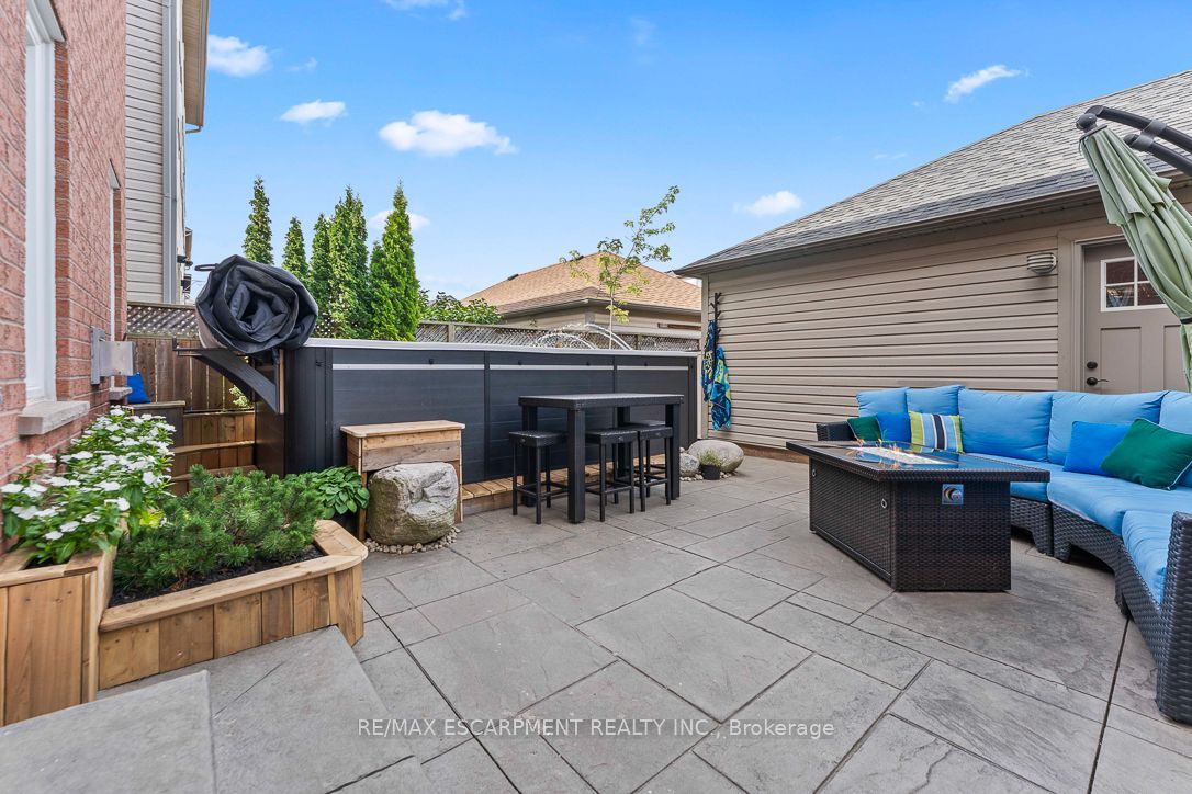 253 Gatwick Drive Property Photo 41