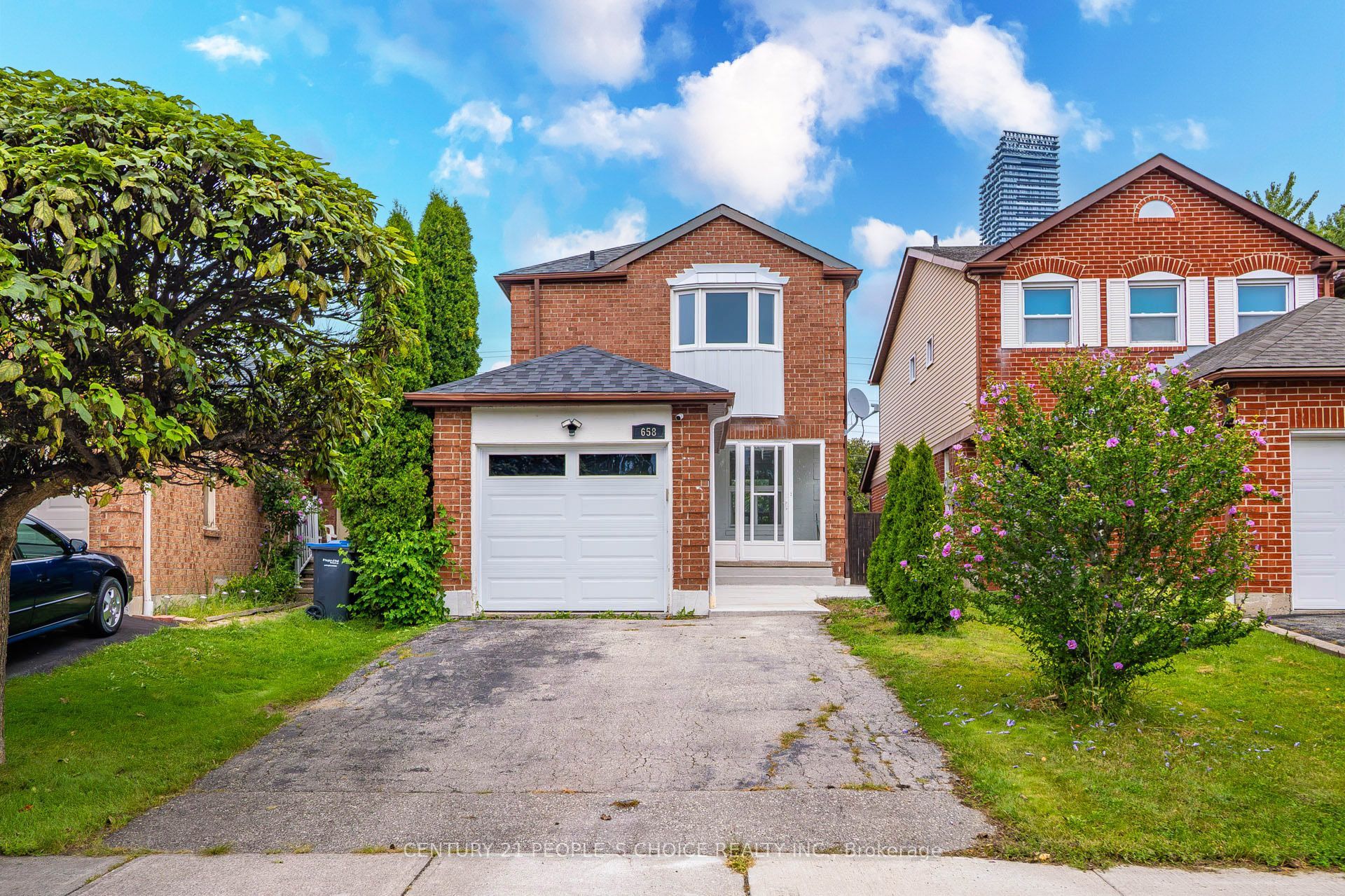 658 Galloway Crescent