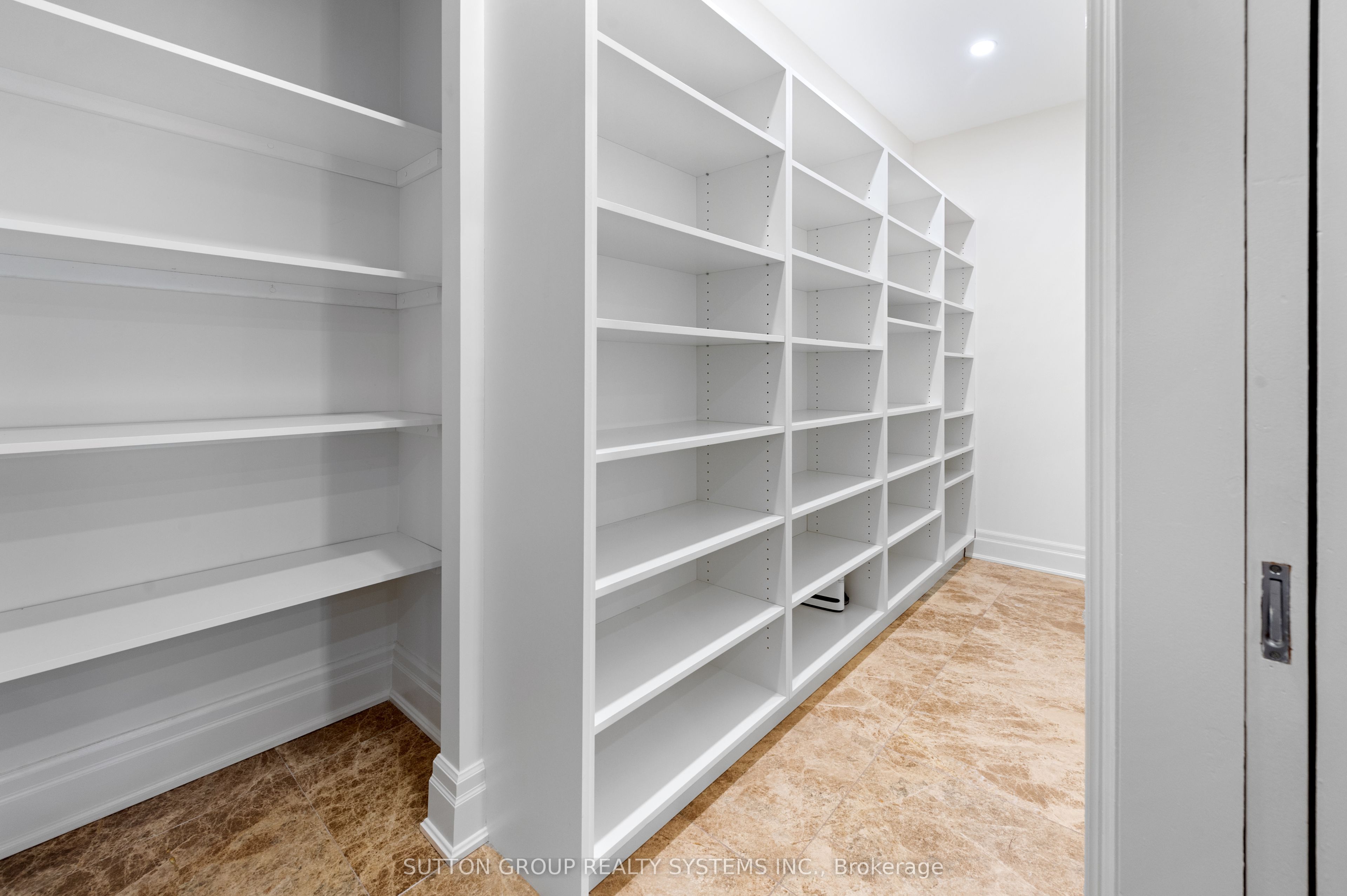 2095 Lake Shore Boulevard W 102 Property Photo 17