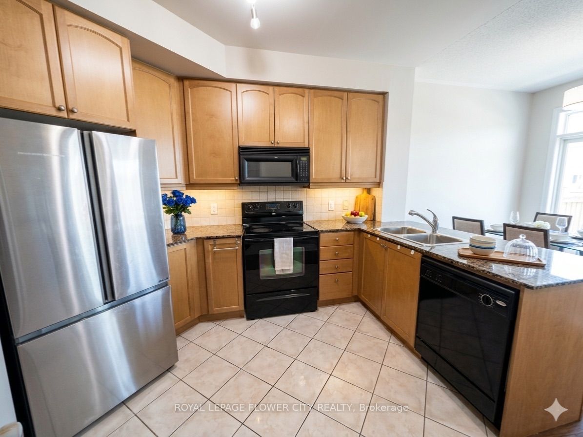 90 Absolute Avenue 1405 Property Photo 2