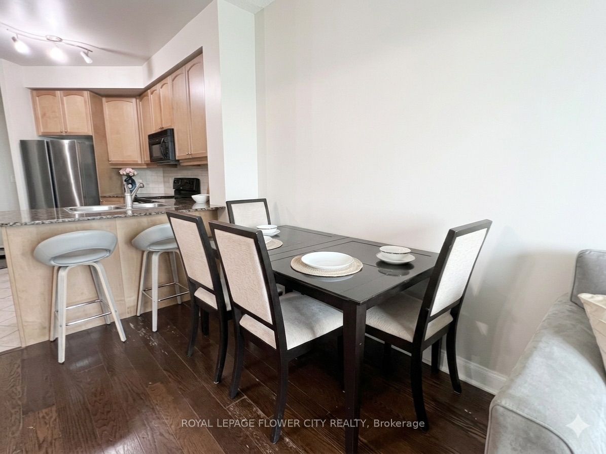 90 Absolute Avenue 1405 Property Photo 3