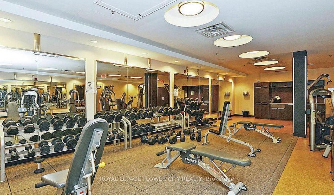 90 Absolute Avenue 1405 Property Photo 14
