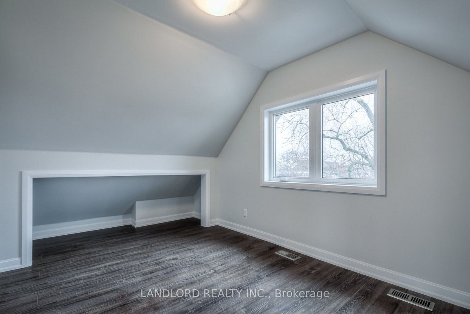82 Parkway Avenue Property Photo 16