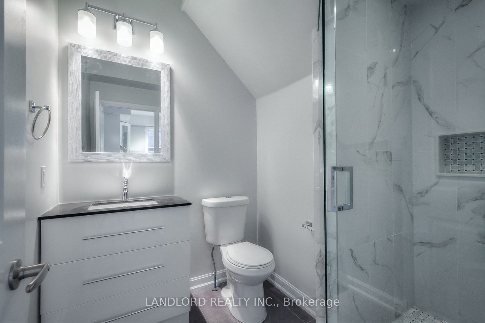82 Parkway Avenue Property Photo 26