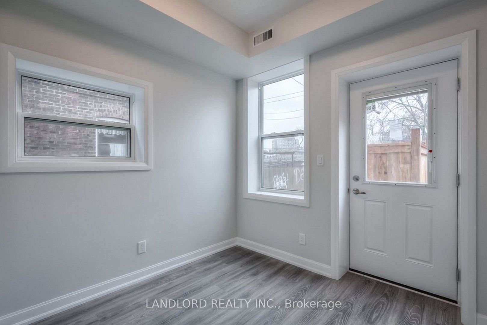 82 Parkway Avenue Property Photo 28