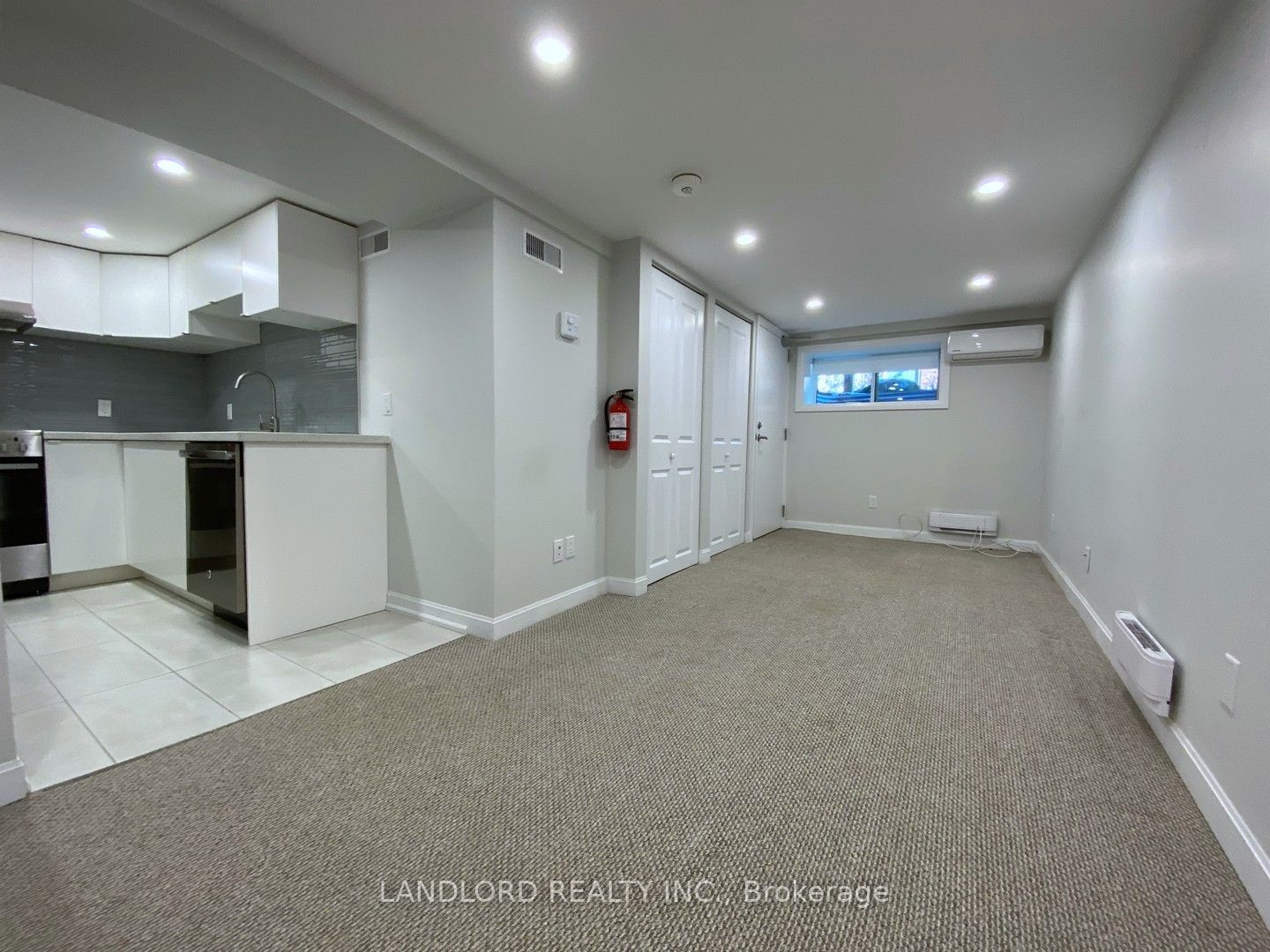 82 Parkway Avenue Property Photo 32