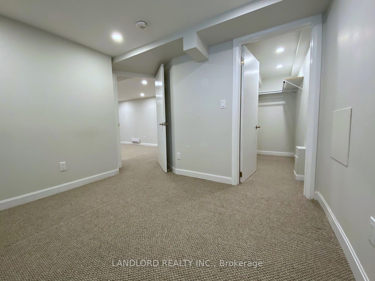 82 Parkway Avenue Property Photo 36