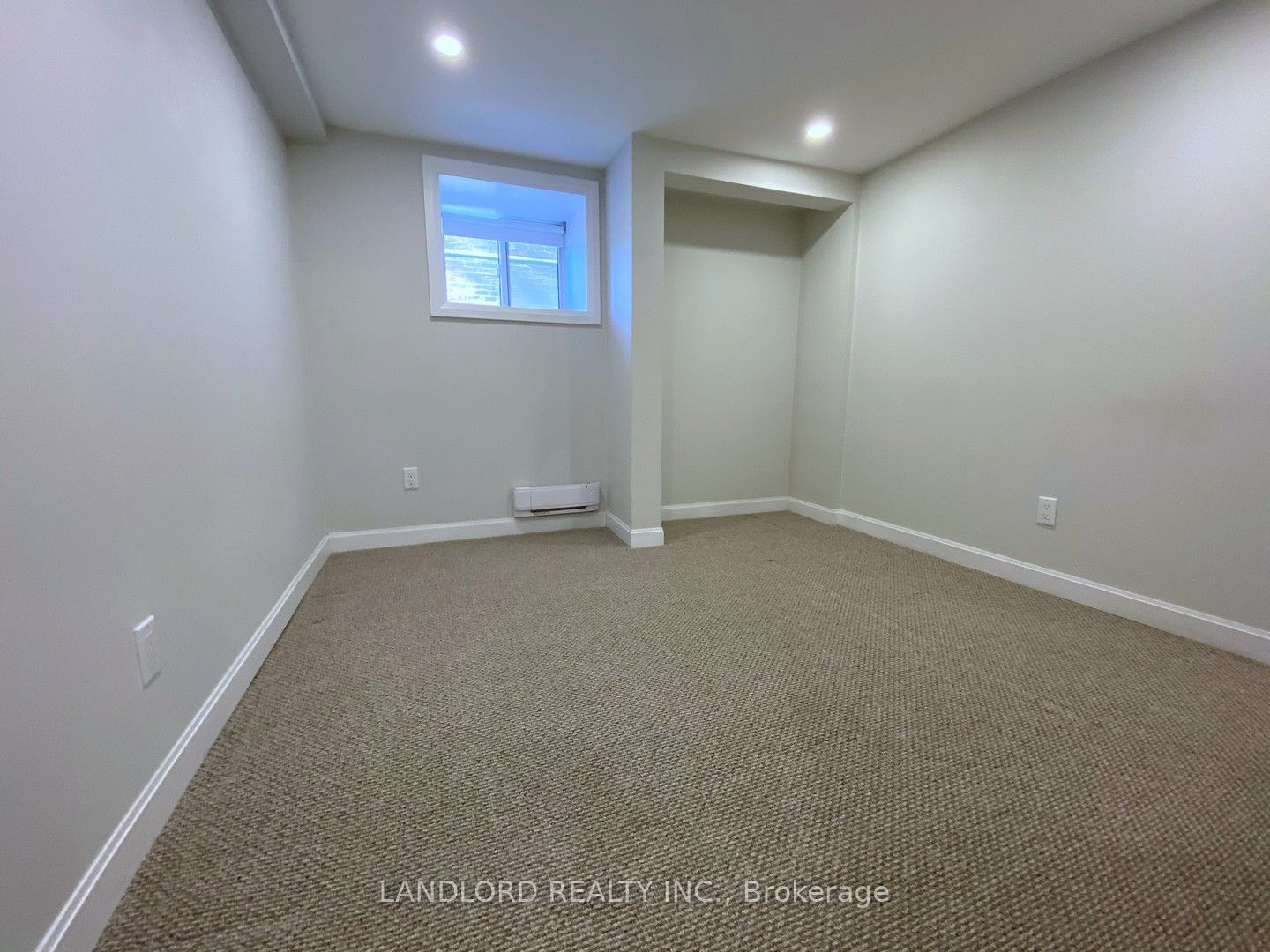 82 Parkway Avenue Property Photo 39