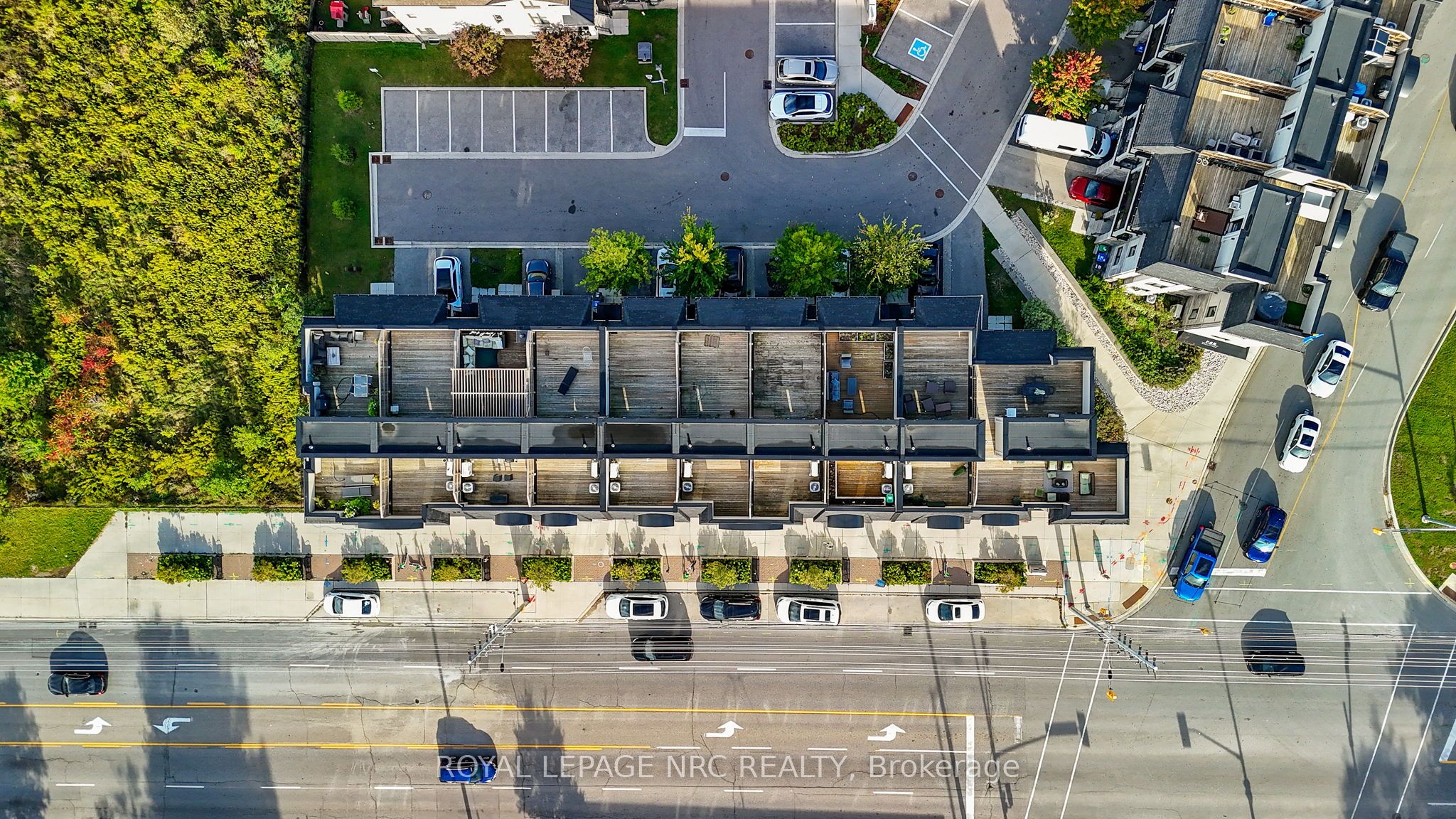 559 Lakeshore Road E Property Photo 17
