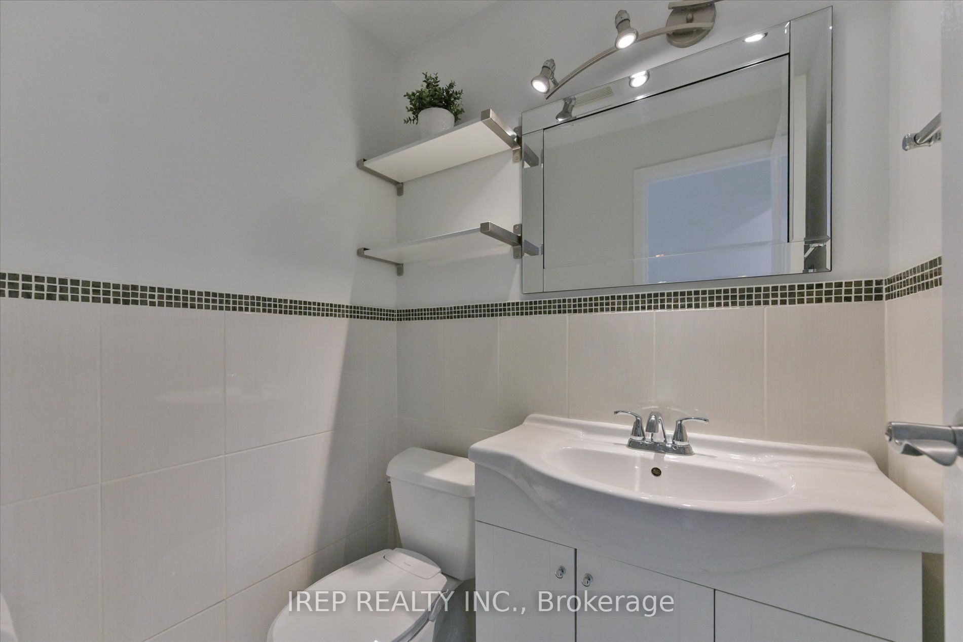 1055 Shawnmarr Road 43 Property Photo 22