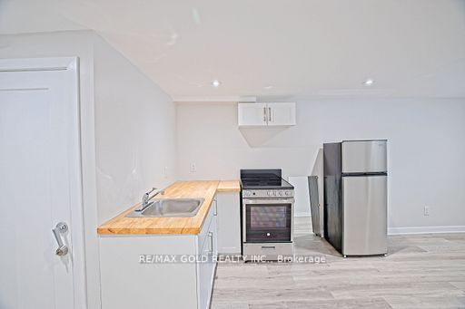 130 Duncanwoods Drive Studio Bsmt Property Photo 4