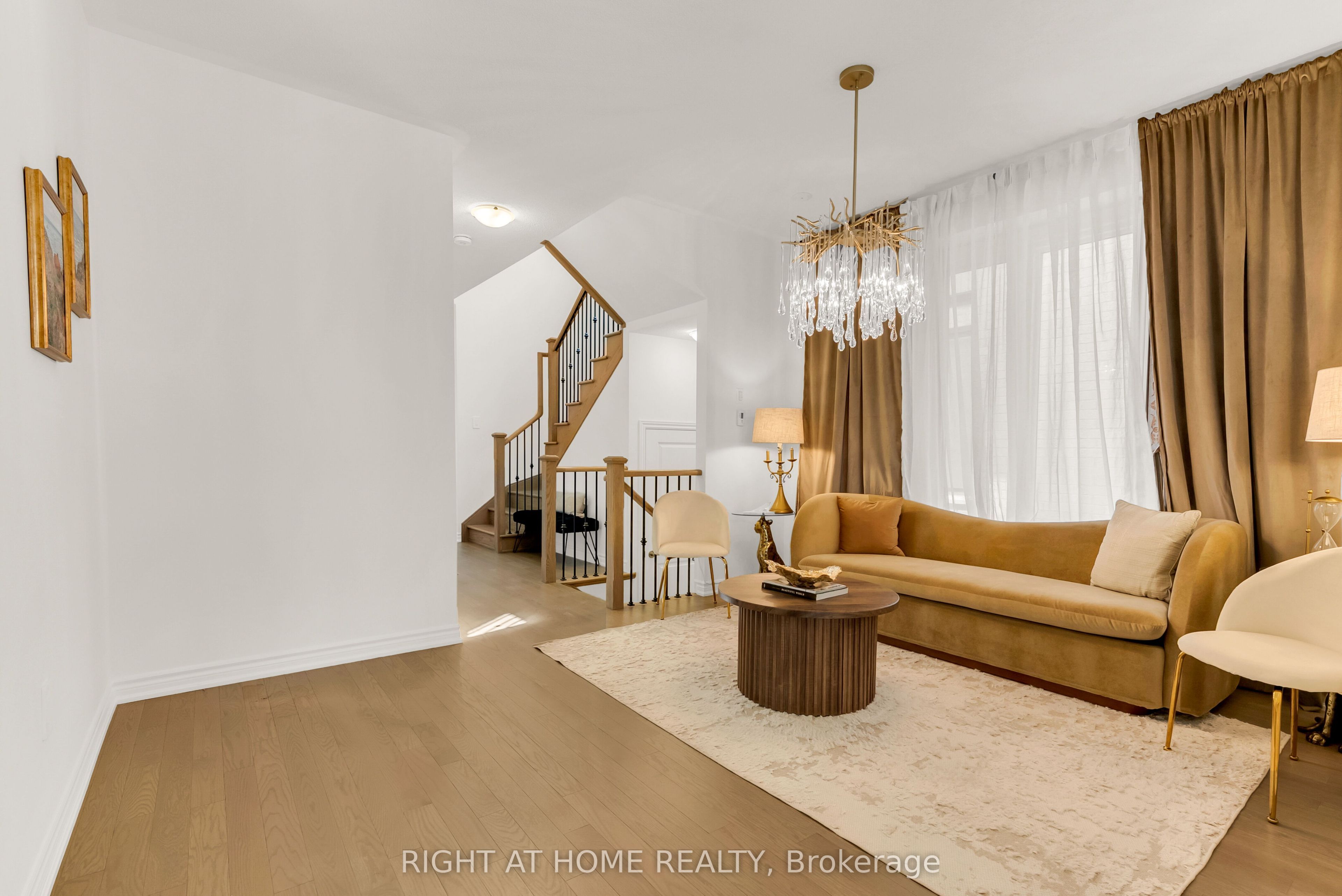 1544 Buttercup Court Property Photo 8