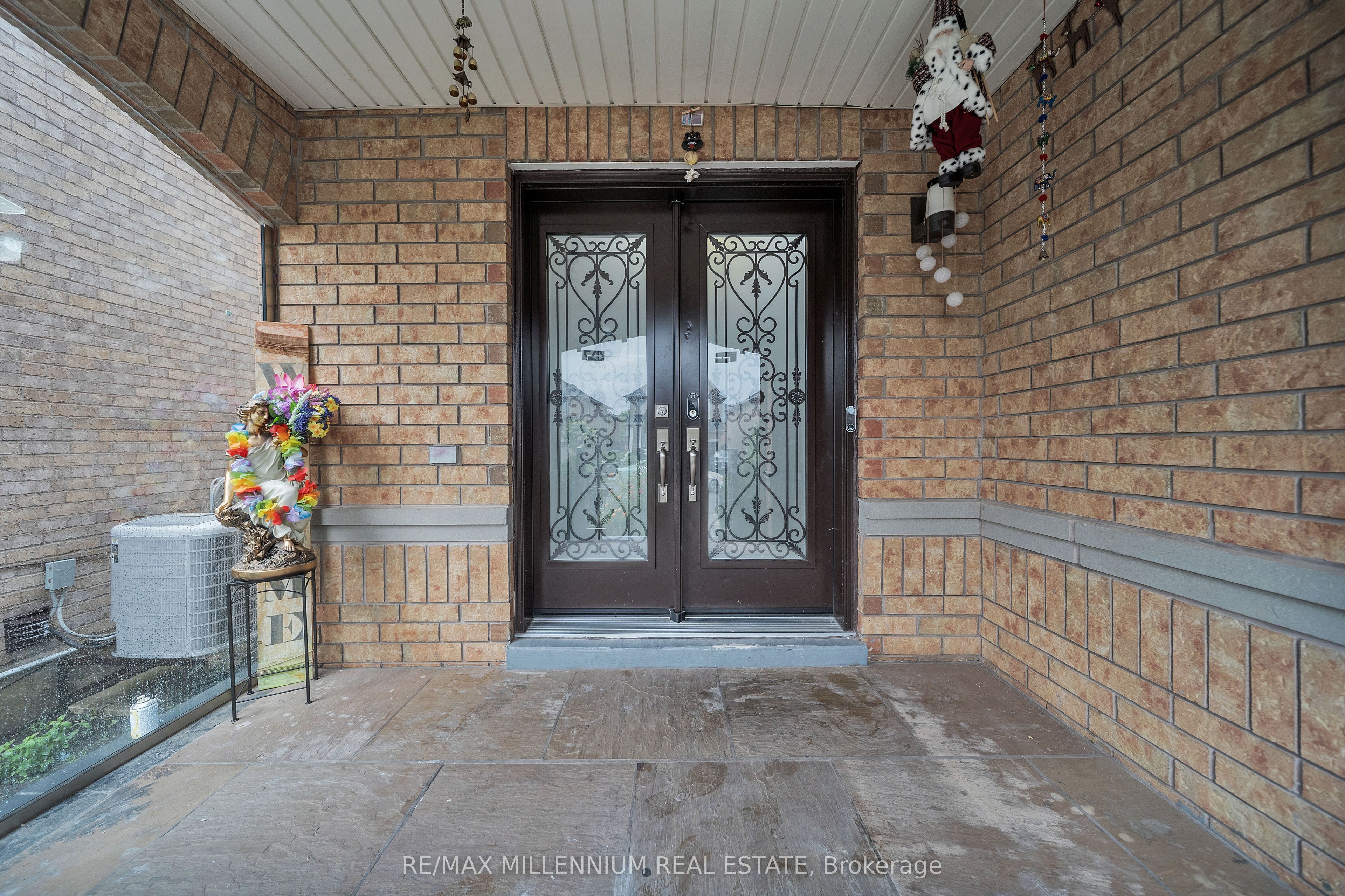 54 Buick Boulevard Property Photo 2