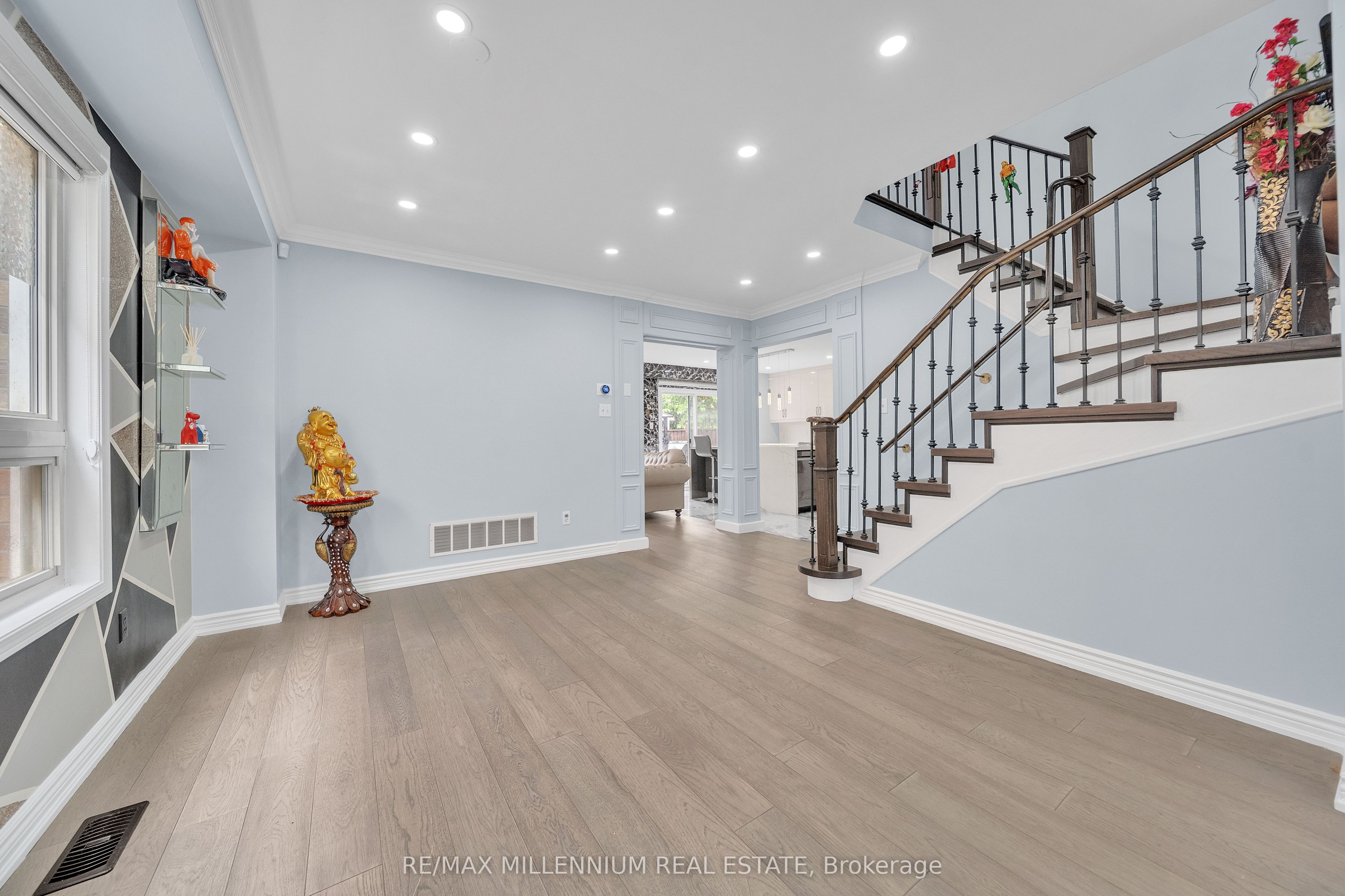 54 Buick Boulevard Property Photo 6