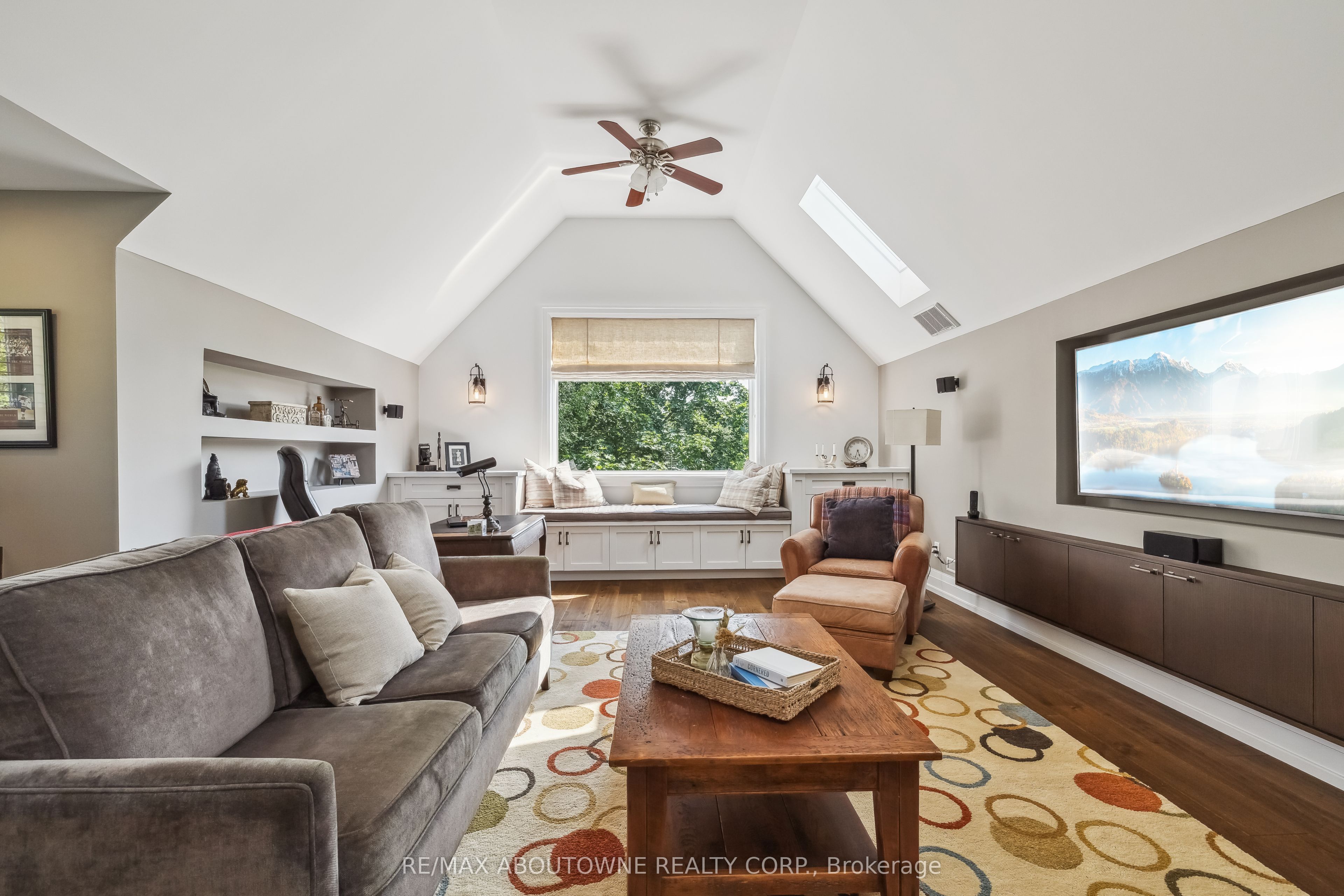 382 Trafalgar Road Property Photo 24