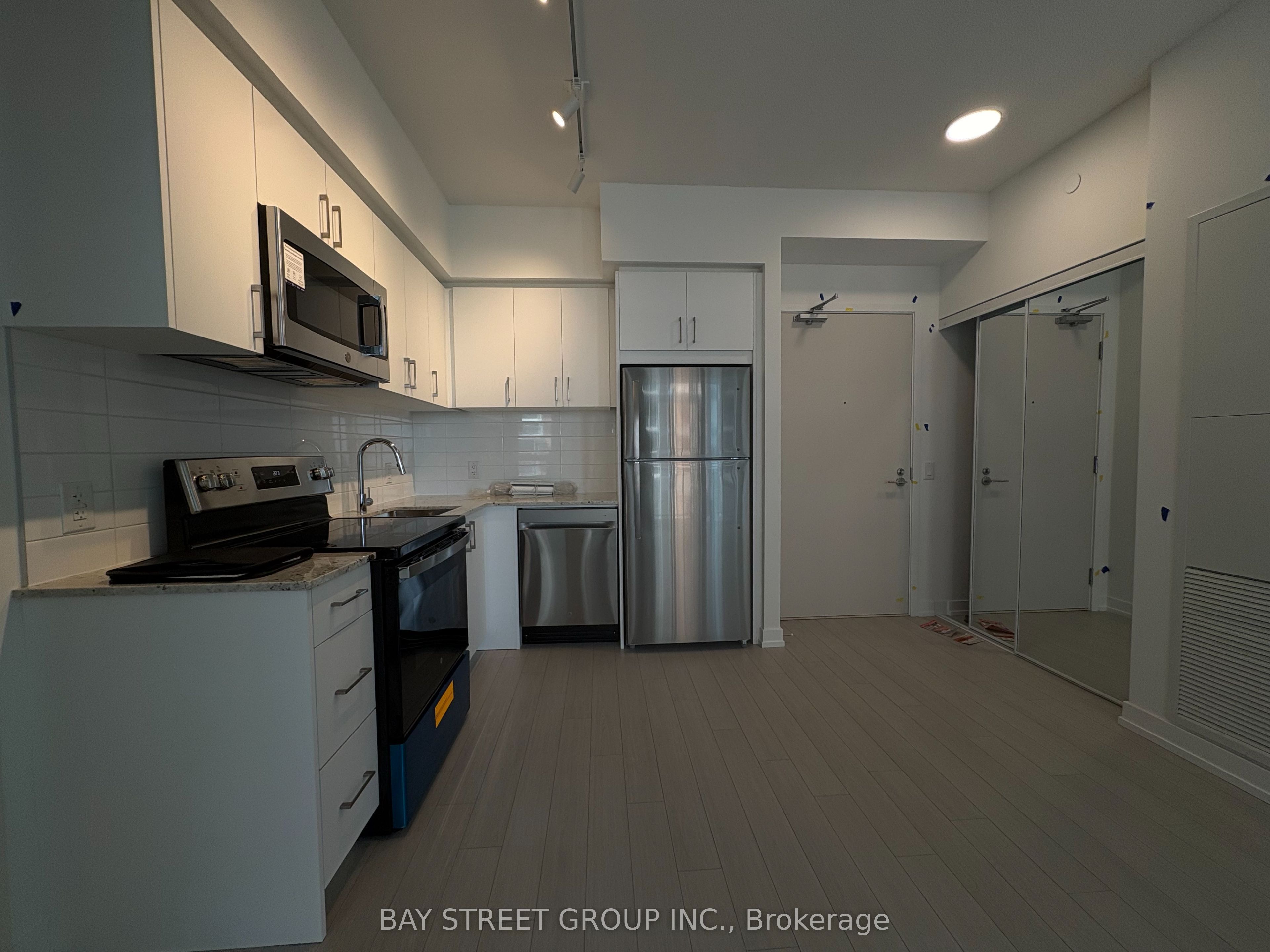 4010 Eglinton Avenue W 2022 Property Photo 4