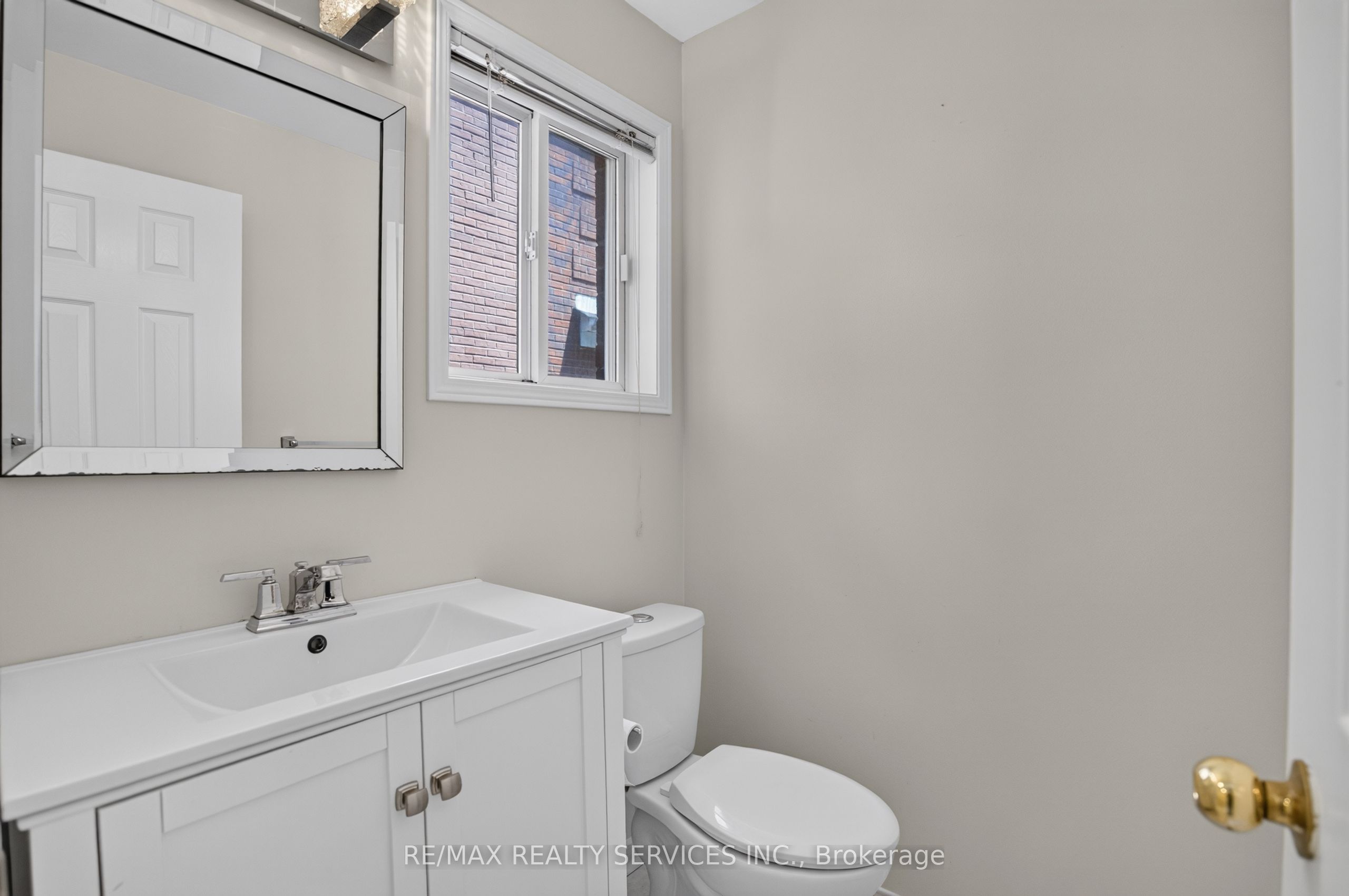 2153 Oak Bliss Crescent Property Photo 24