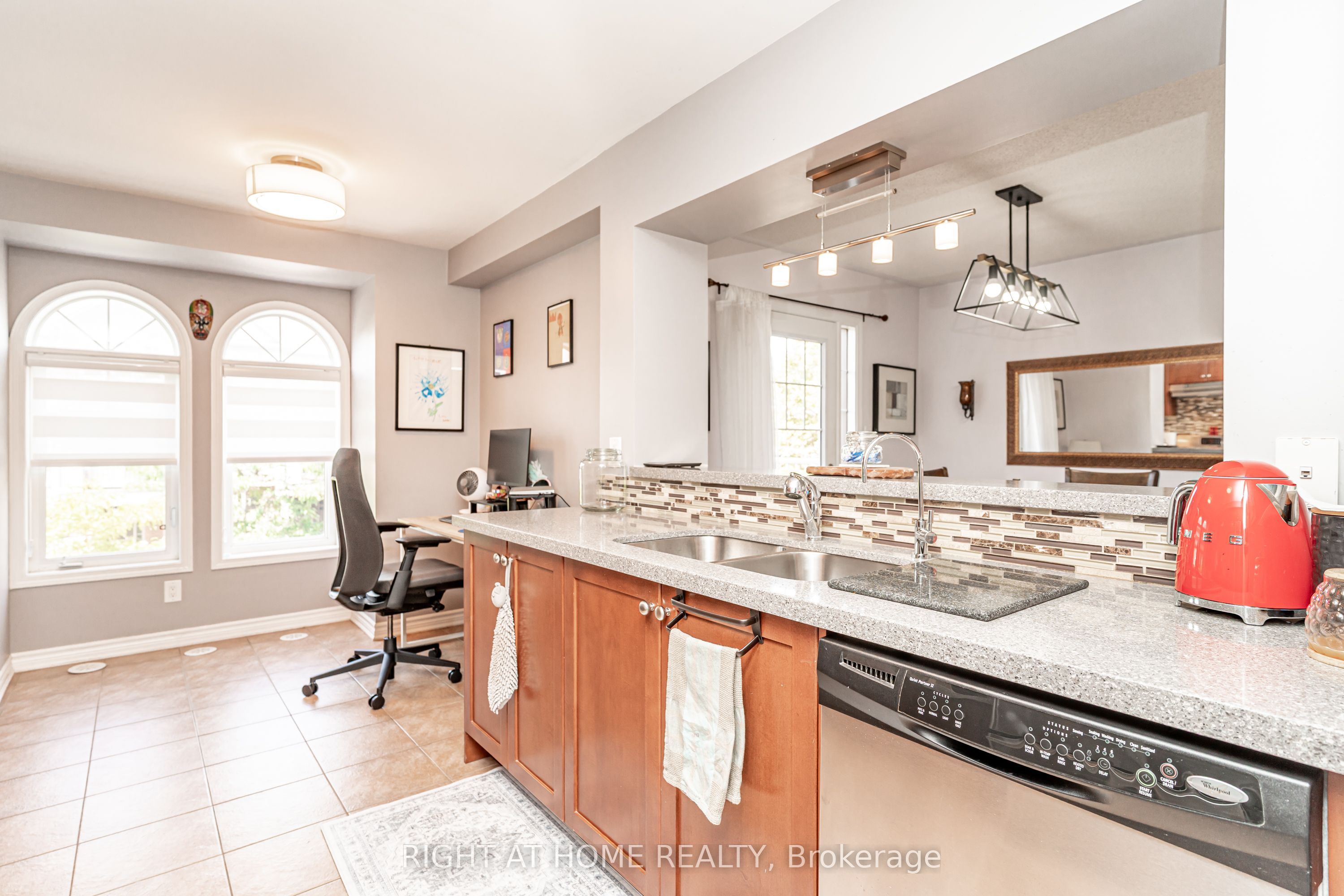 264 Wetenhall Landing Property Photo 16