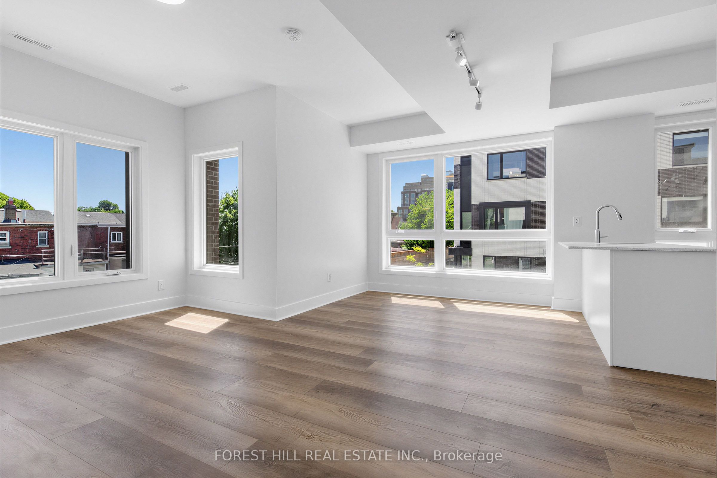 40 Ed Clark Gardens 2 Property Photo 10