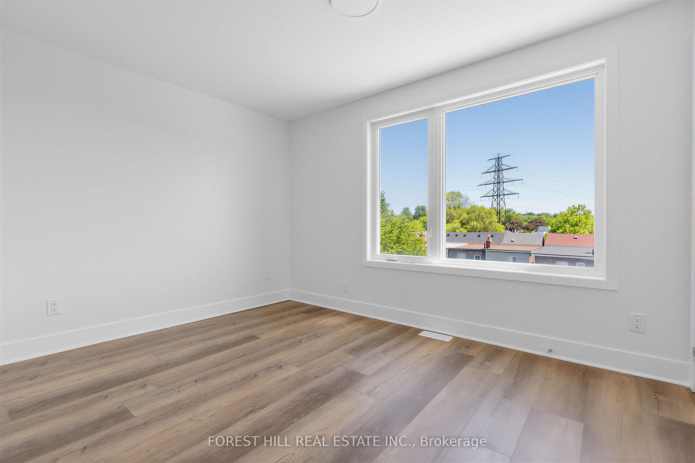 40 Ed Clark Gardens 2 Property Photo 17