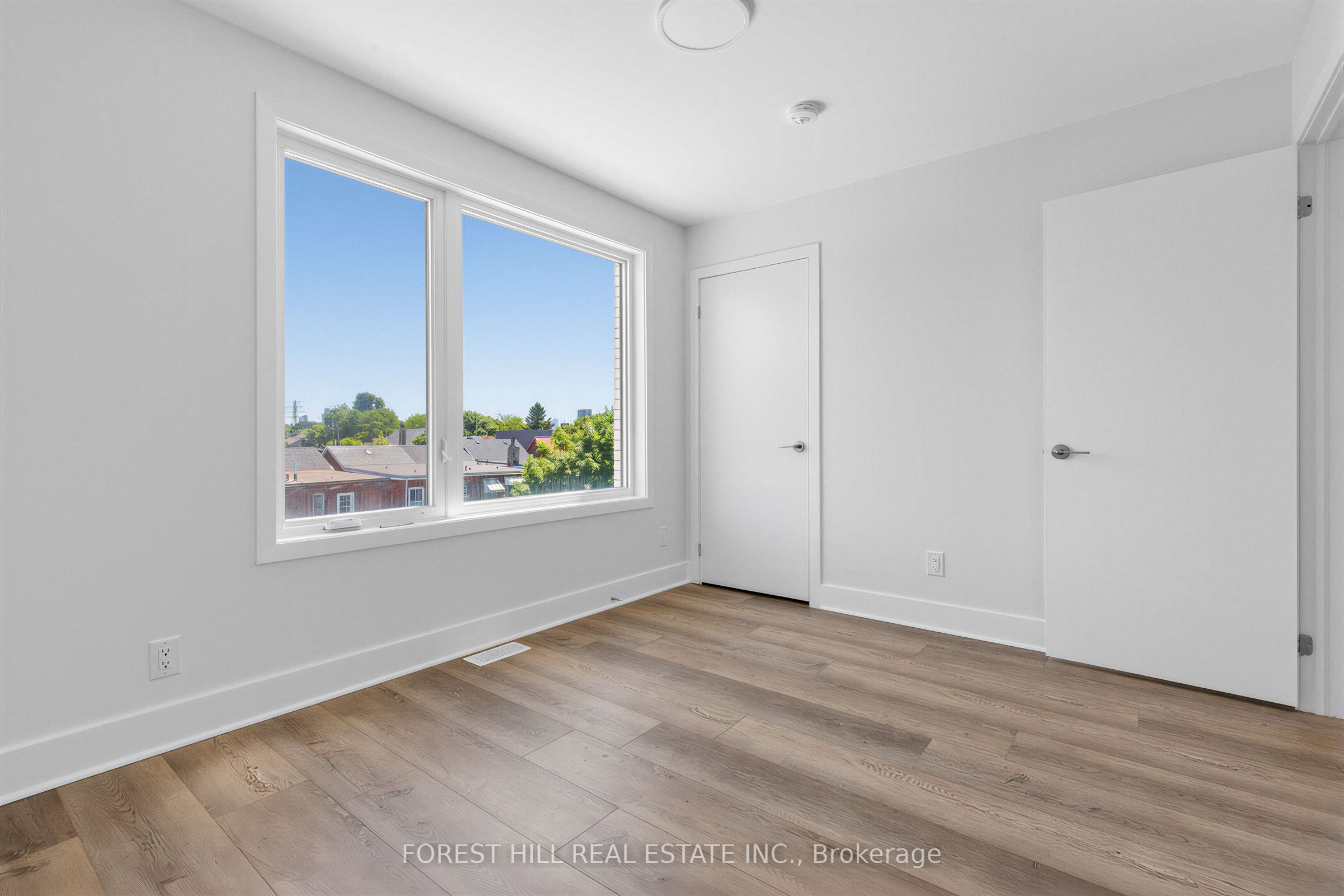 40 Ed Clark Gardens 2 Property Photo 18