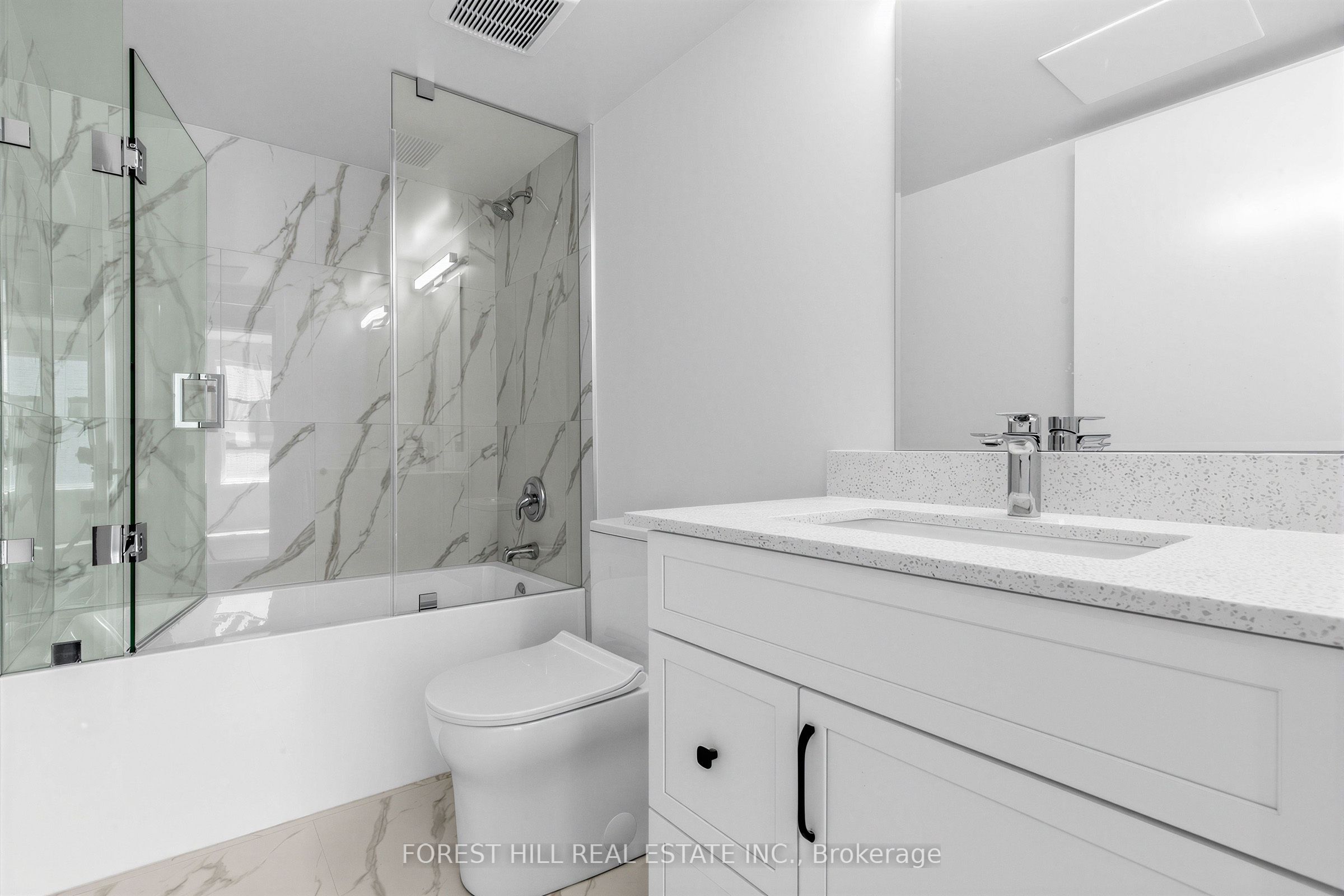 40 Ed Clark Gardens 2 Property Photo 19