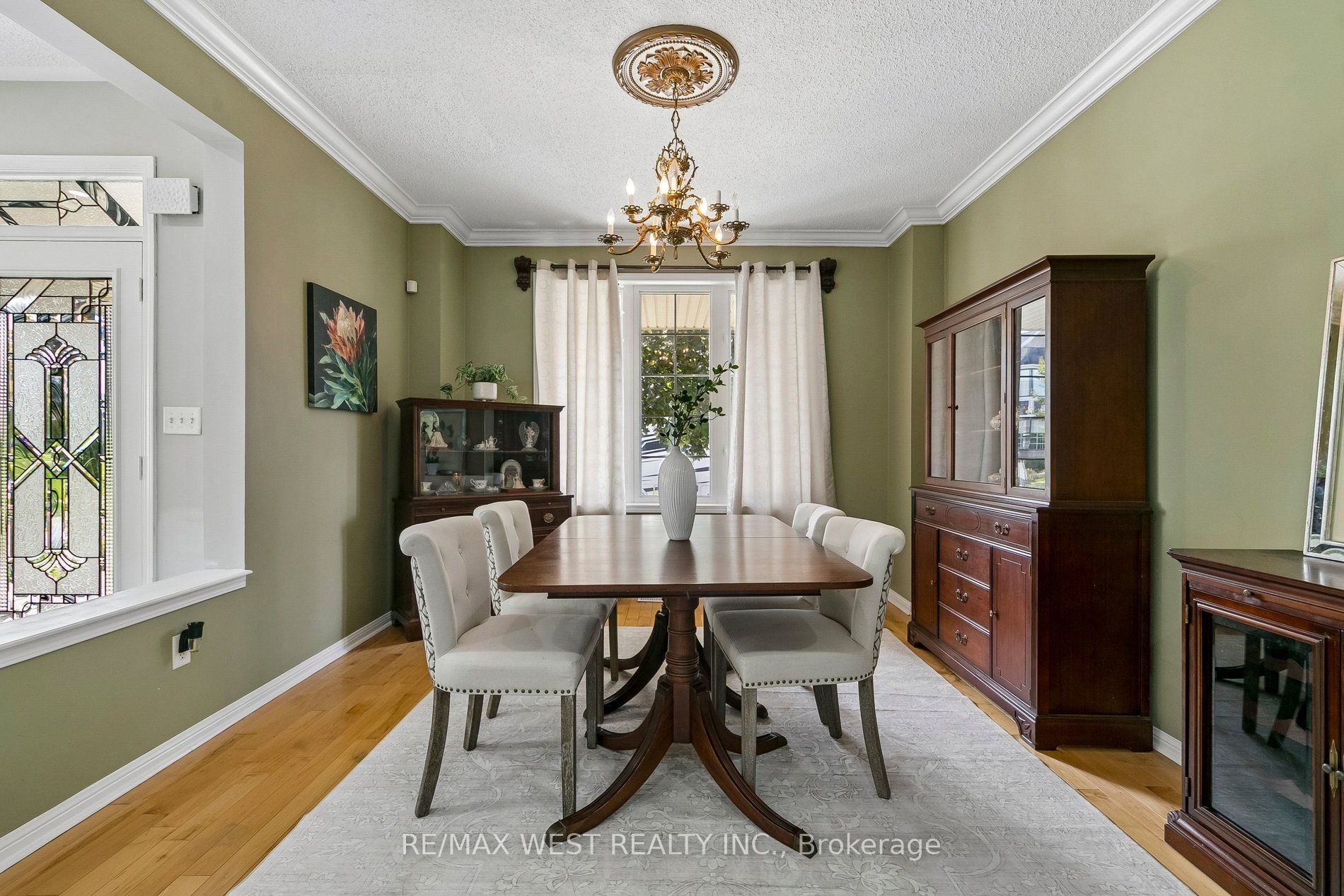 737 Turrell Crescent Property Photo 13