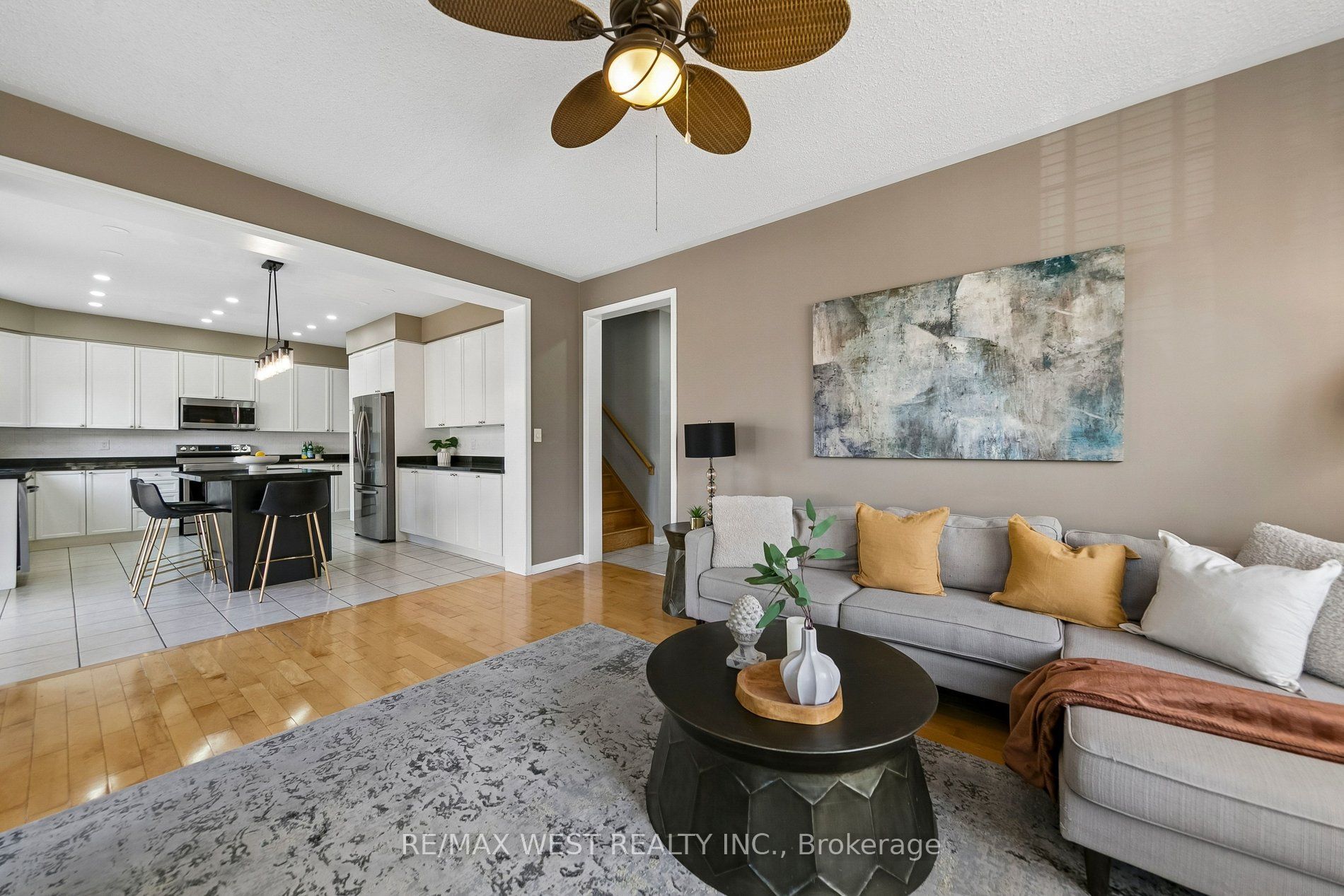 737 Turrell Crescent Property Photo 20