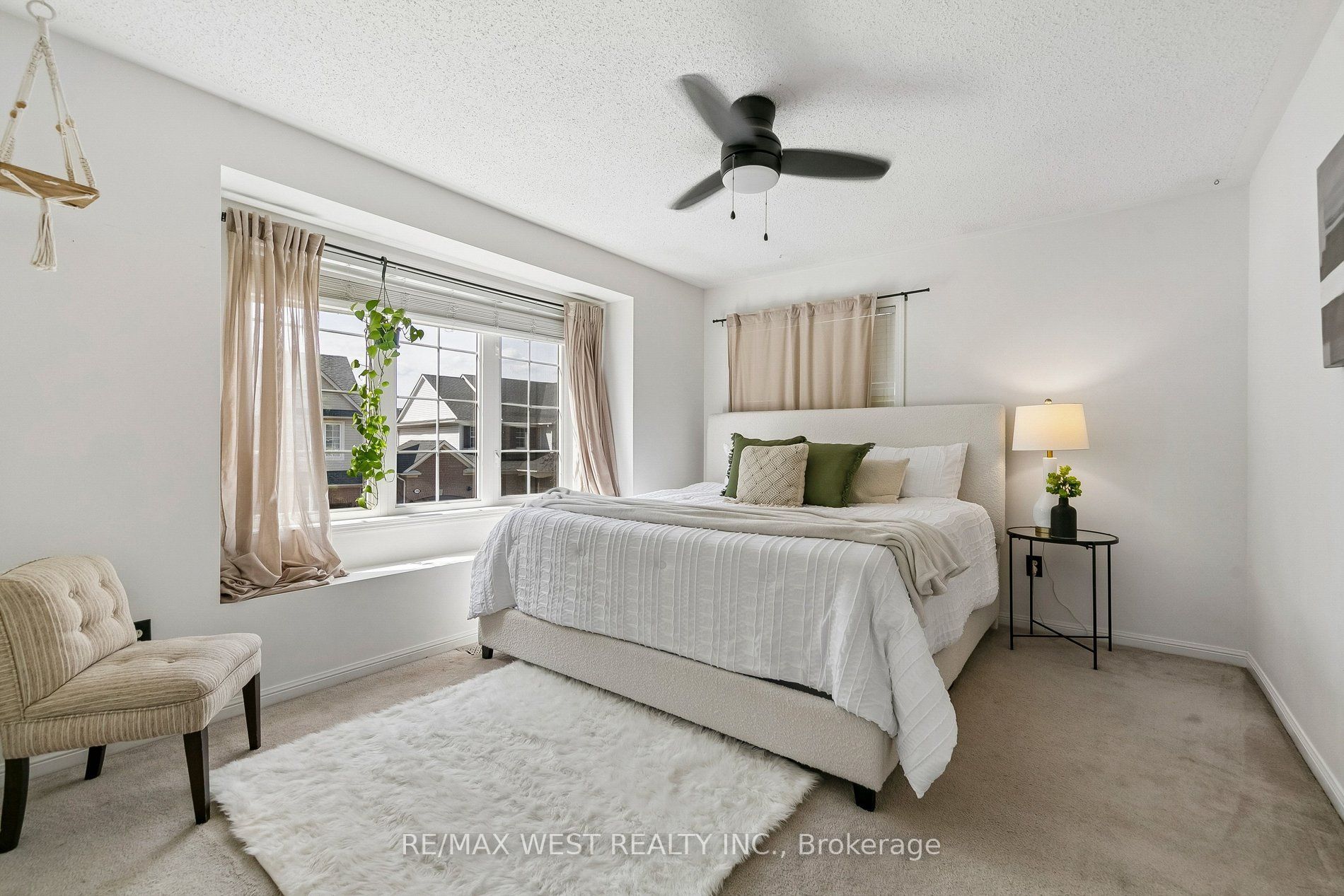 737 Turrell Crescent Property Photo 30