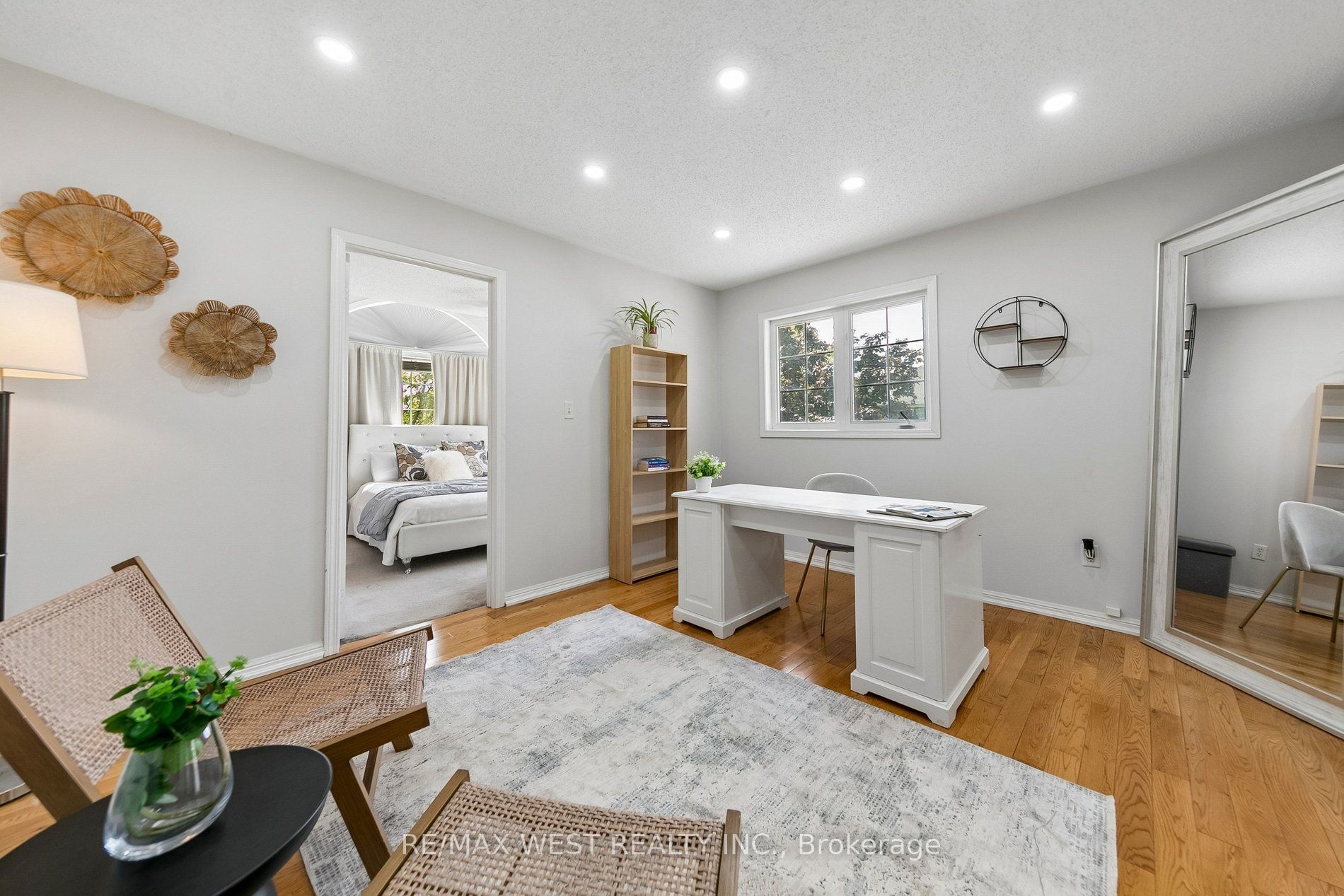 737 Turrell Crescent Property Photo 34
