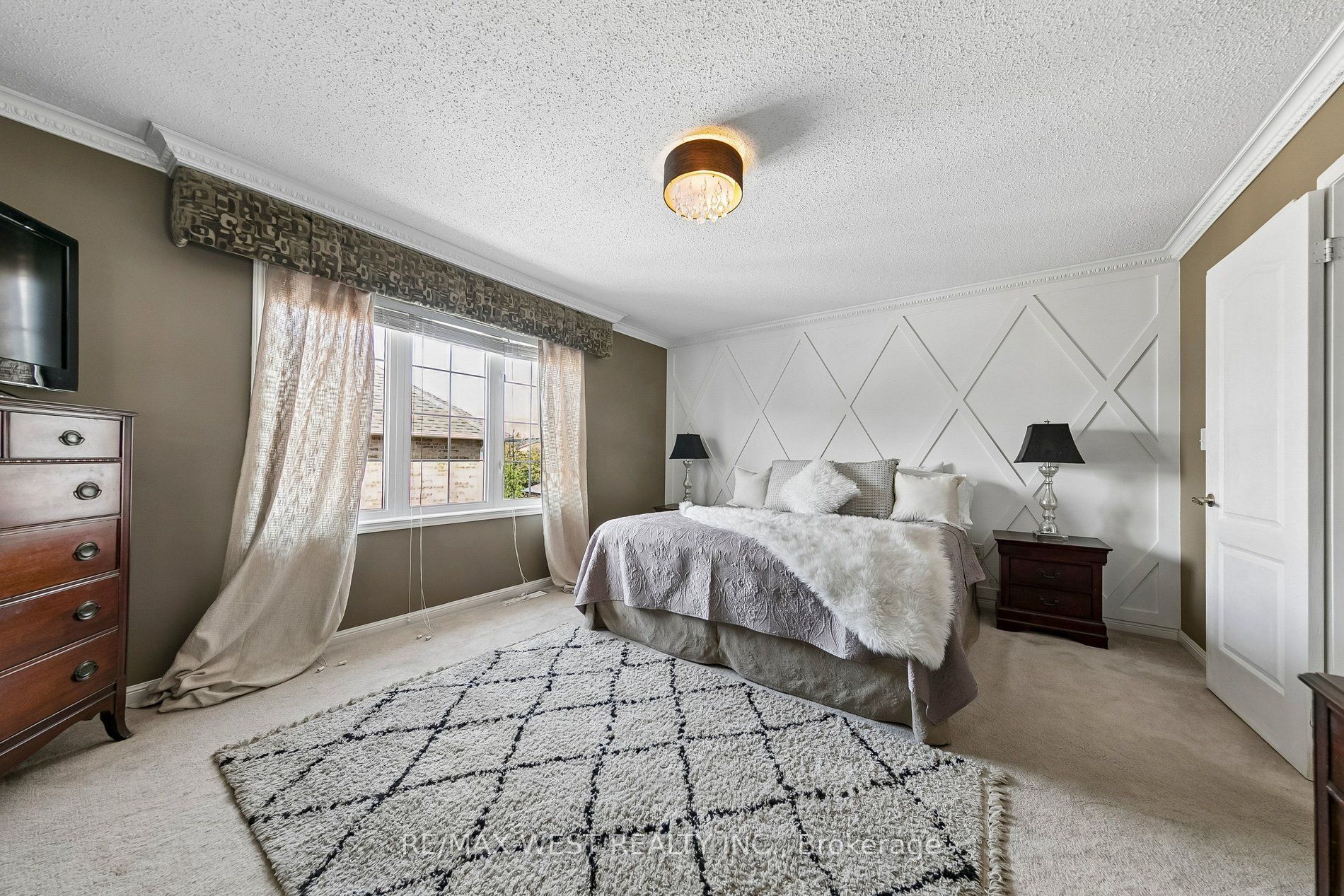 737 Turrell Crescent Property Photo 39