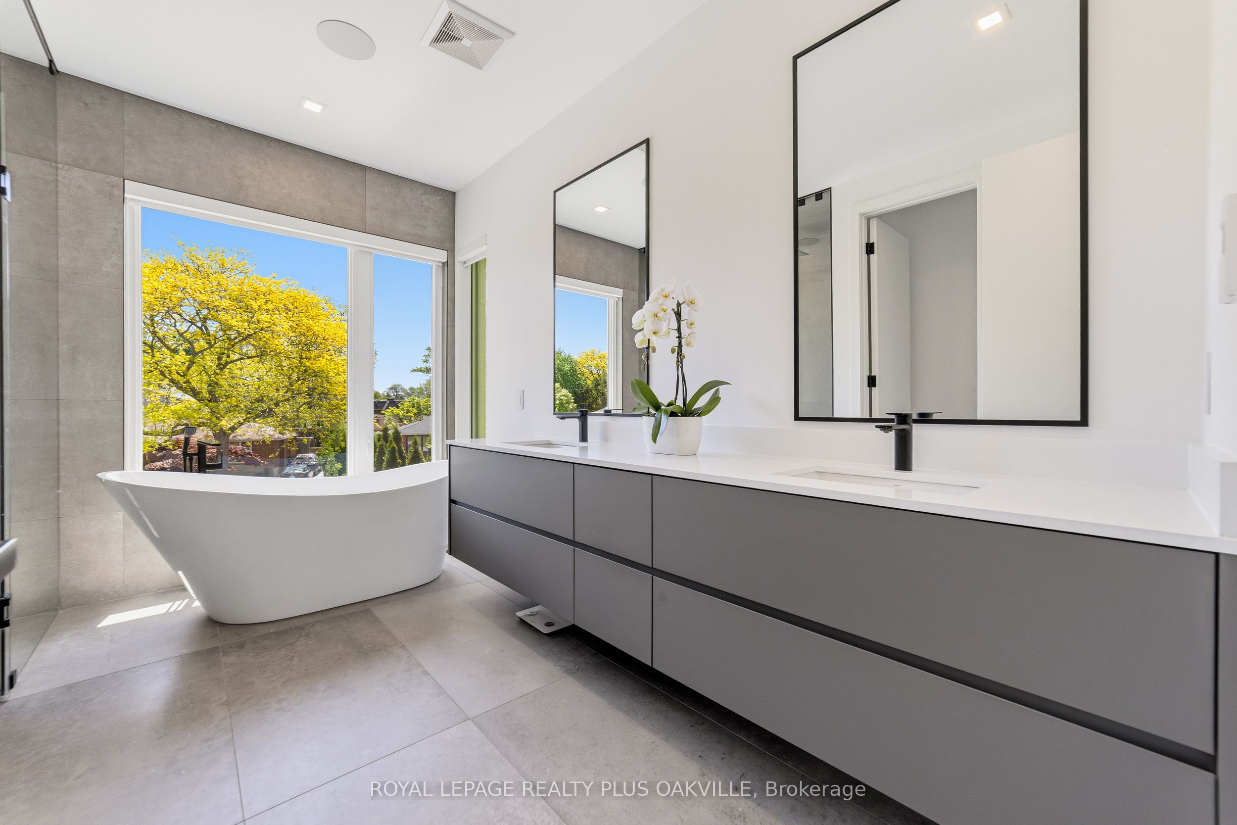 1189 Tisdale Street Property Photo 13