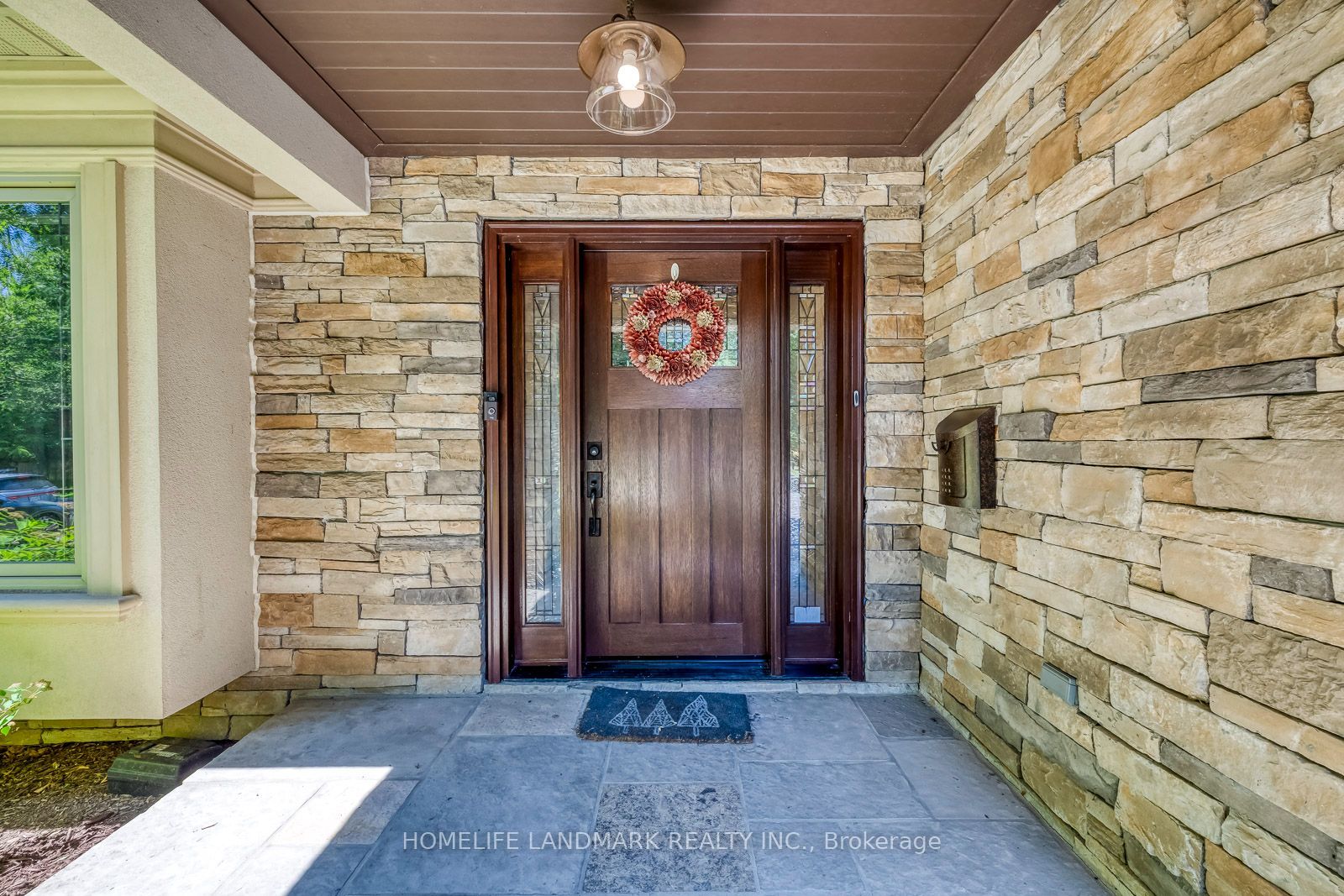 2333 Bennington Gate Property Photo 2