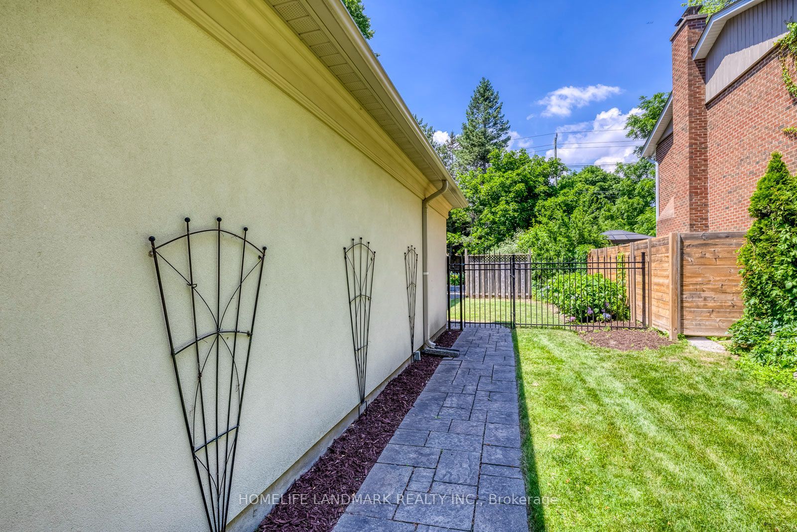 2333 Bennington Gate Property Photo 42